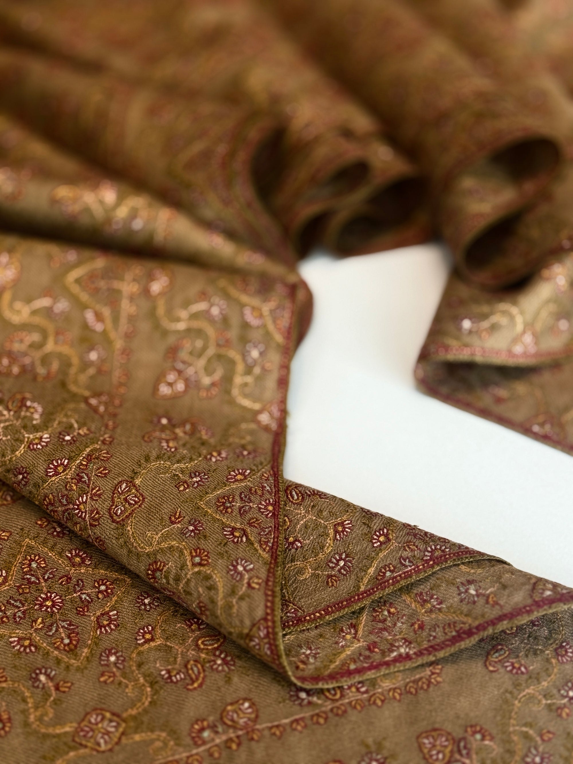 Vintage Natural Silk Embroidery Pashmina Shawl with Exquisite Paisley Designs