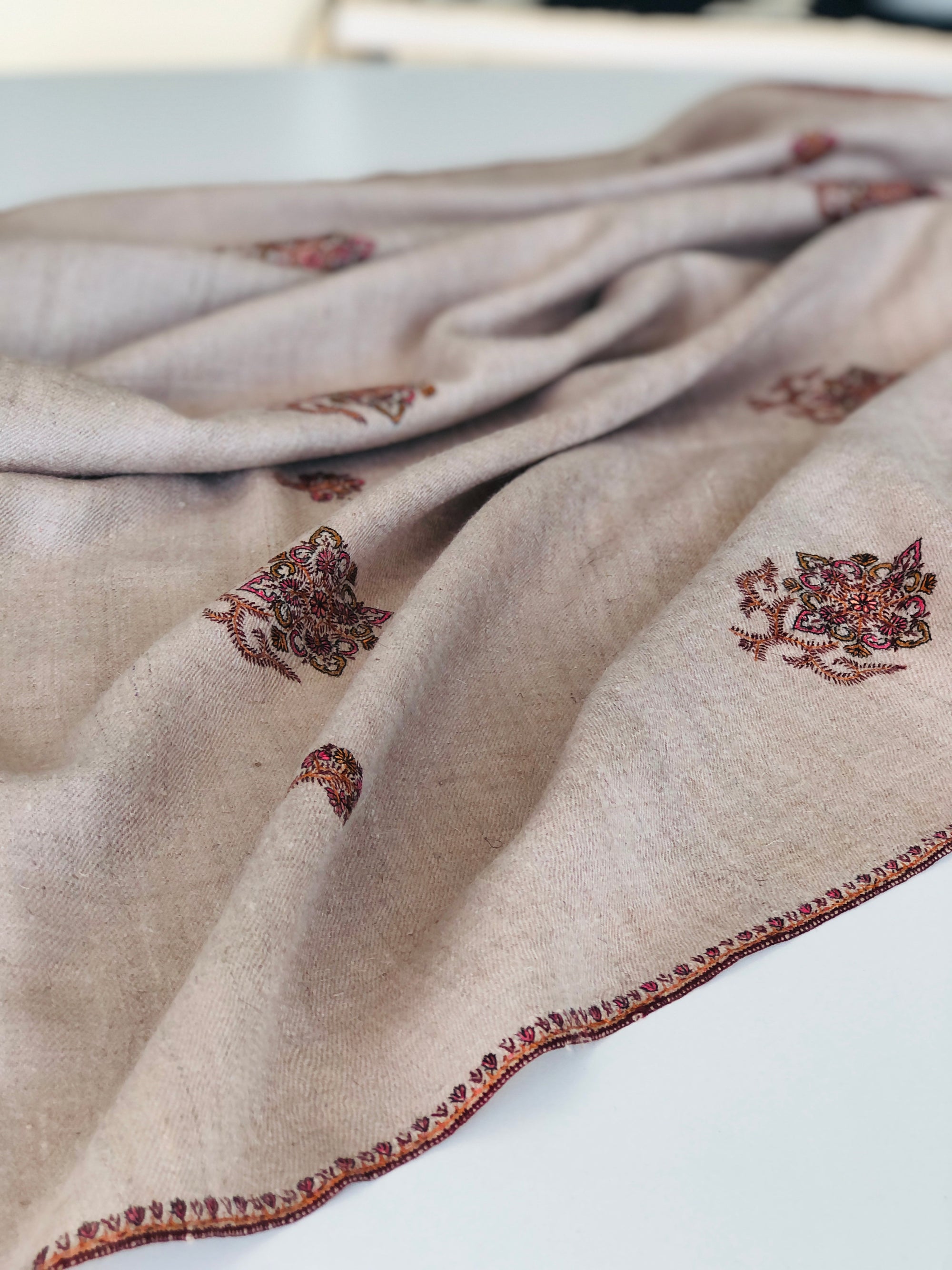 Vintage Shawl | Offwhite Hand Spun Silk Embroidery Pashmina Shawl