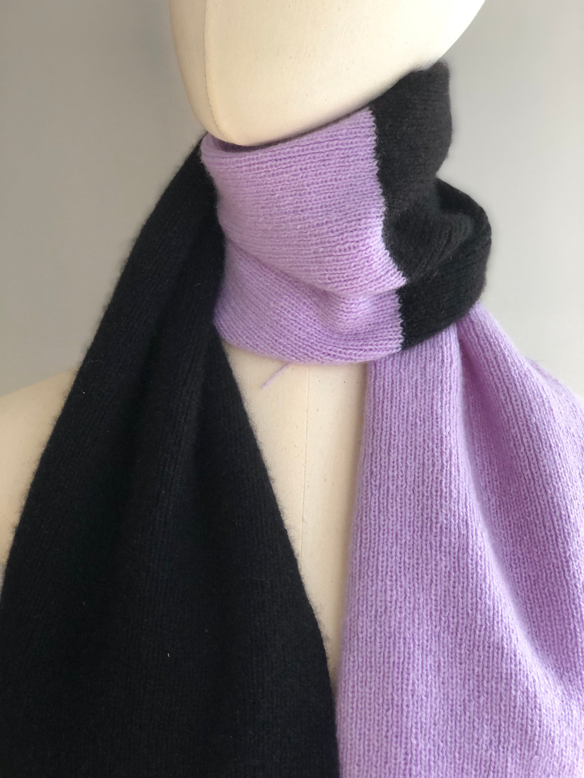 cashmere scarf lilac image 3