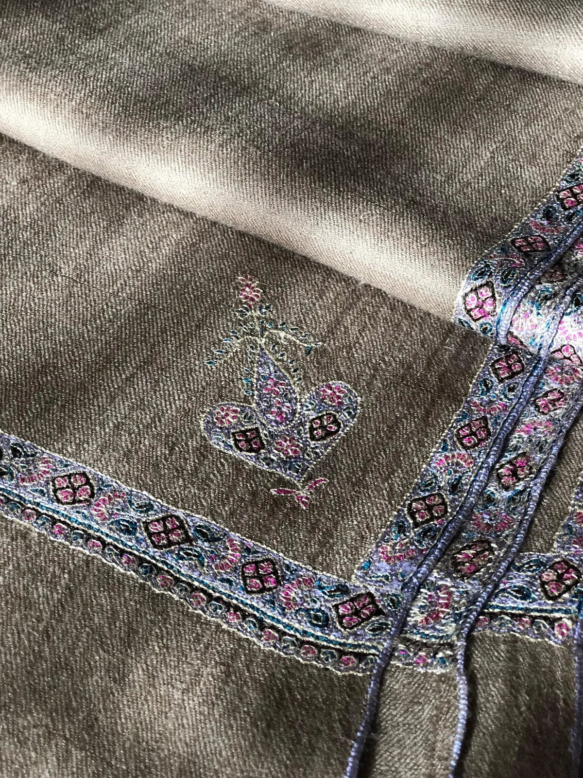 Extra Fine Silk Hashidar Embroidery Pashmina Shawl - the Atelier H