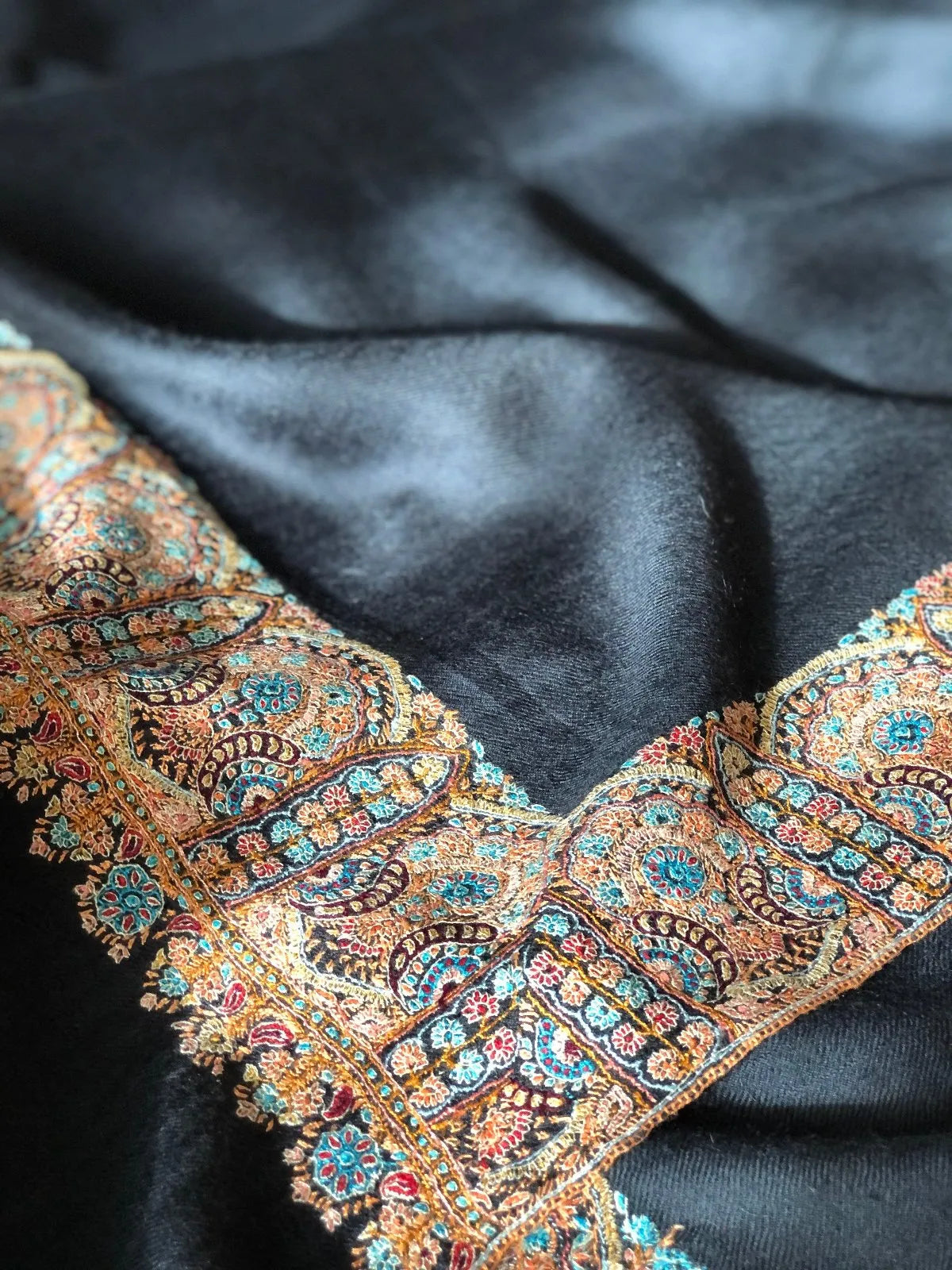 Vintage Black Dhoor Embroidery Pashmina Shawl - the Atelier H