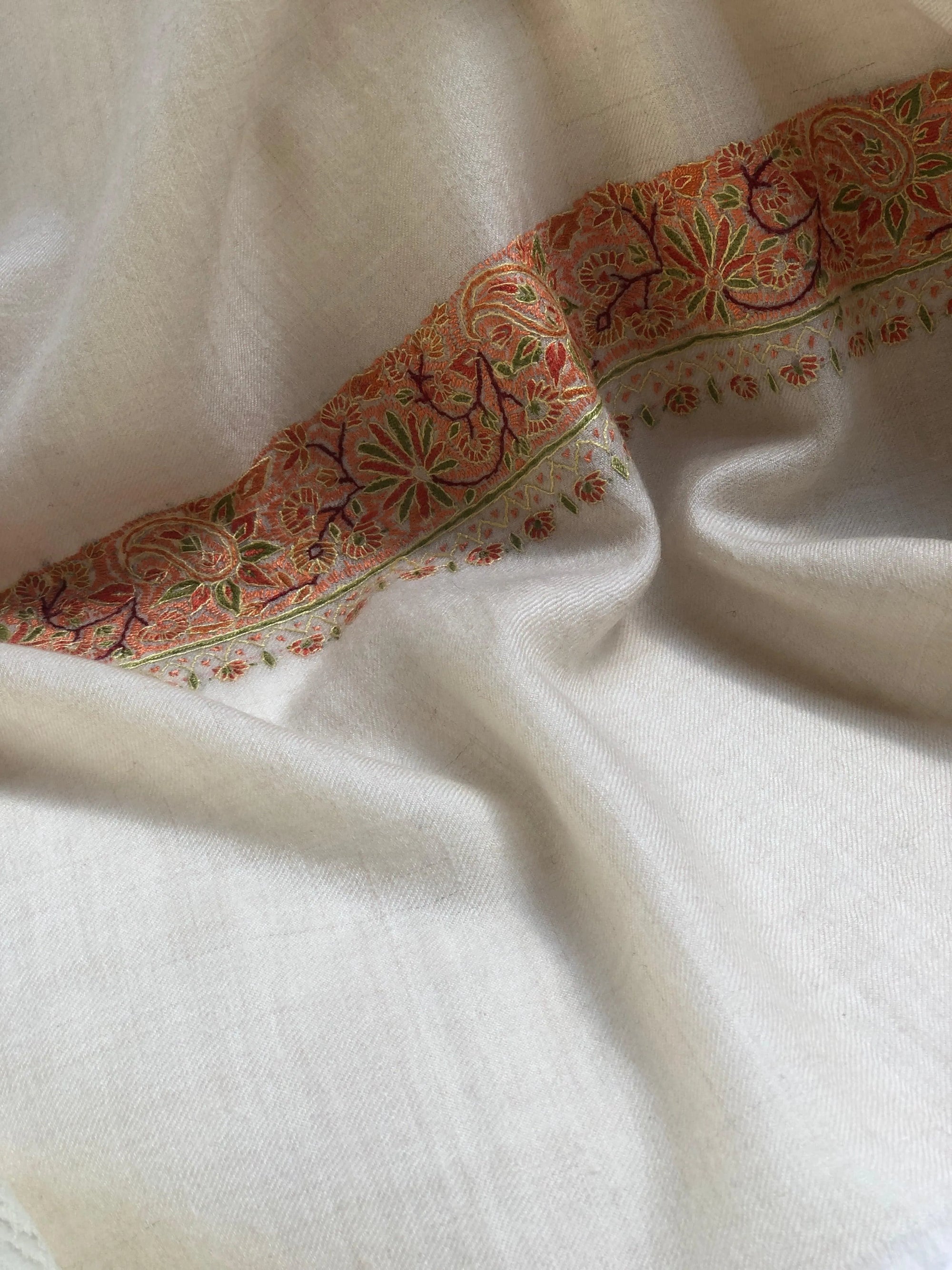 White Dhoordar Embroidery Pashmina Shawl - the Atelier H