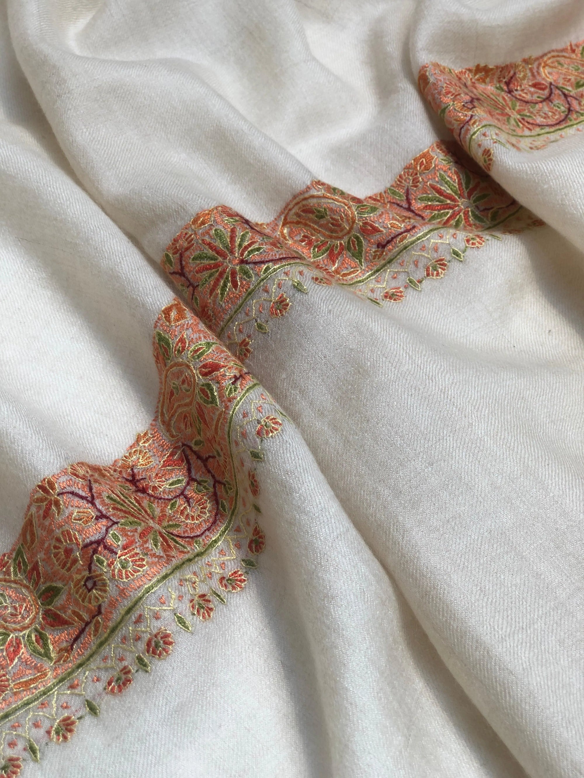 White Dhoordar Embroidery Pashmina Shawl - the Atelier H