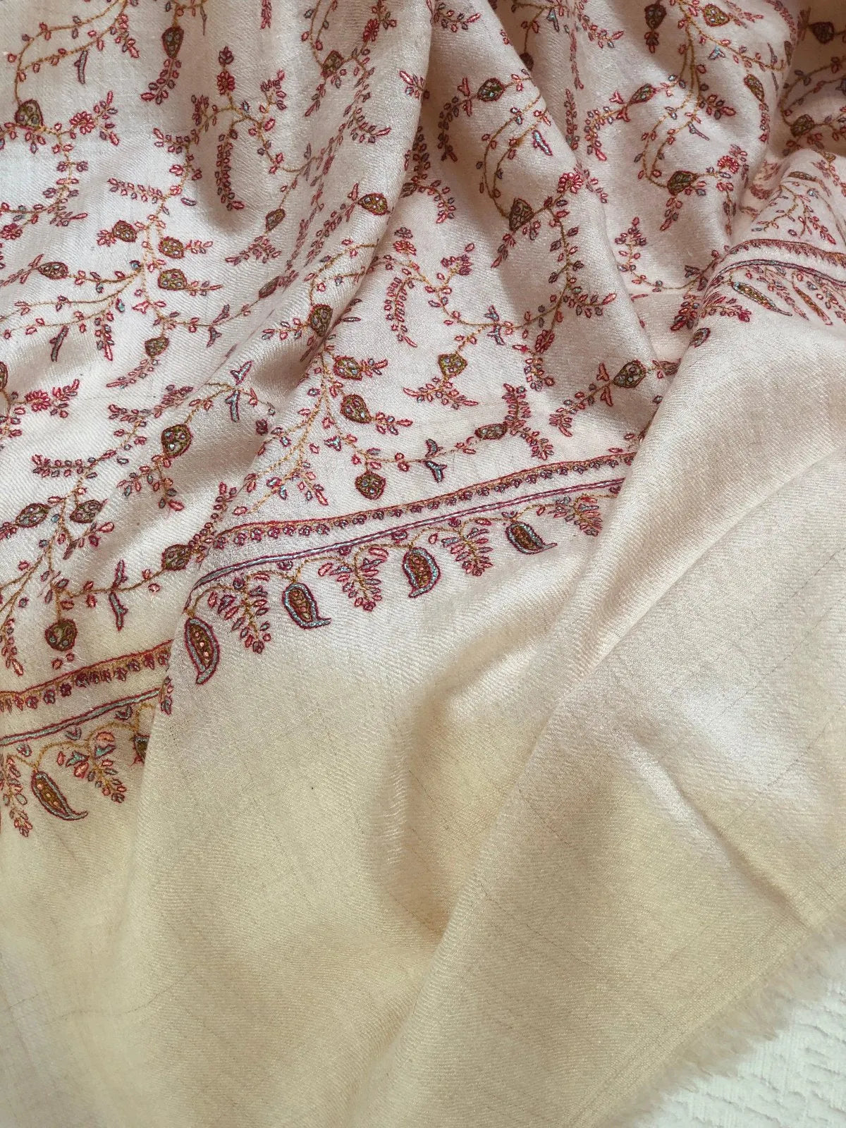 White Jaal Silk Embroidery Pashmina Shawl - the Atelier H