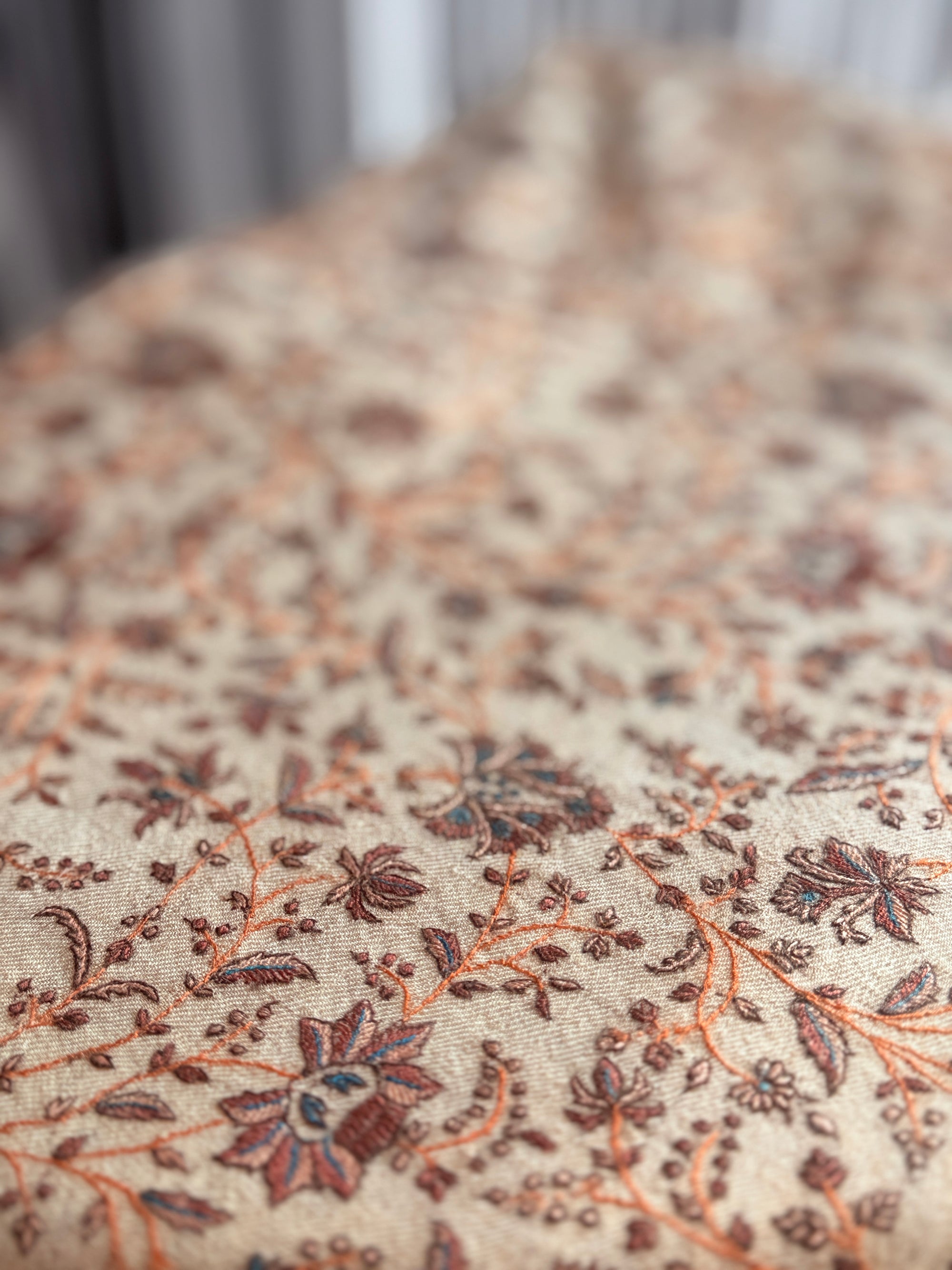 Vintage White Jaal Silk Embroidery Pashmina Shawl