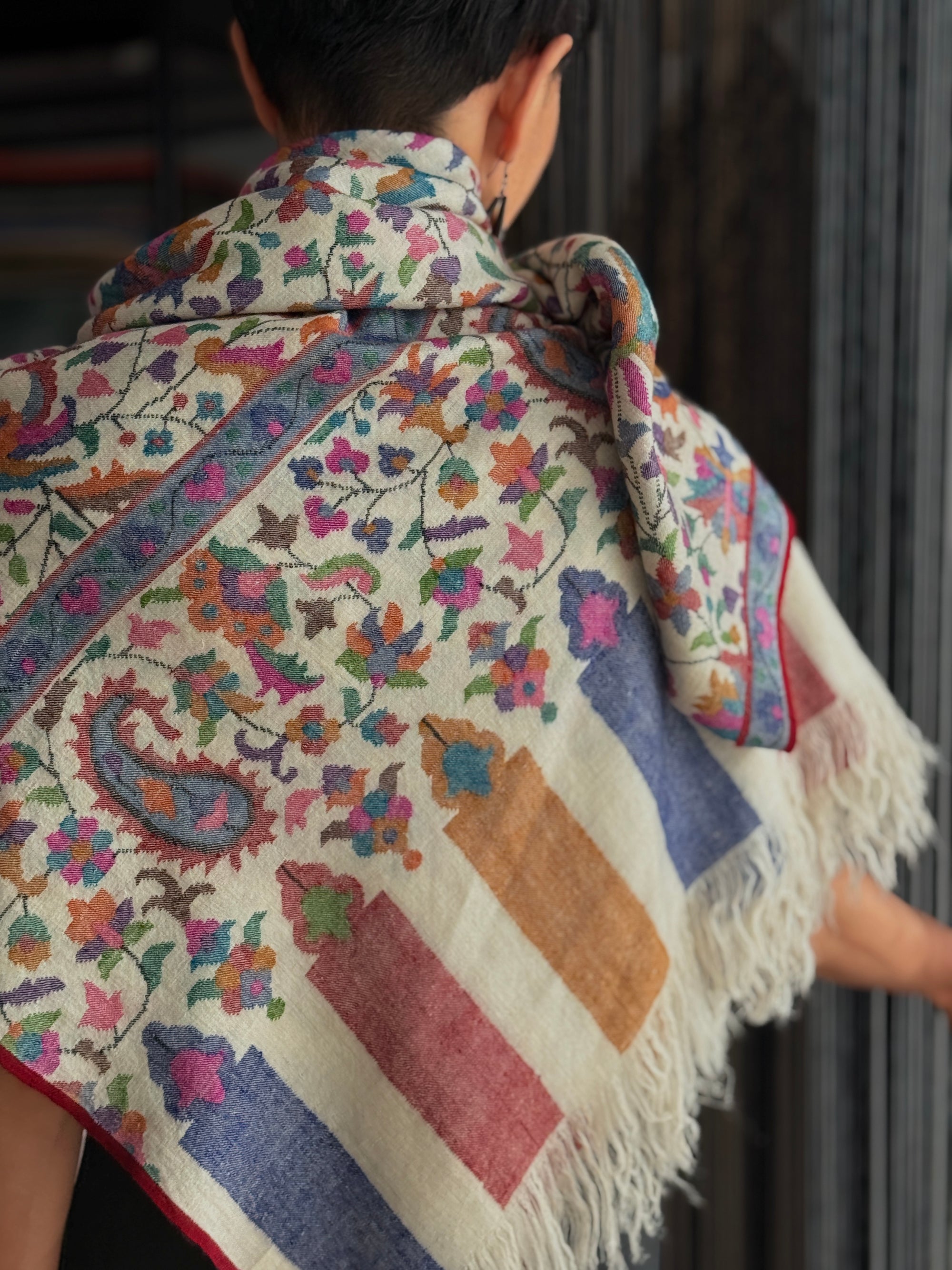 2.5 Yard White Floral Design Kani Pashmina Shawl