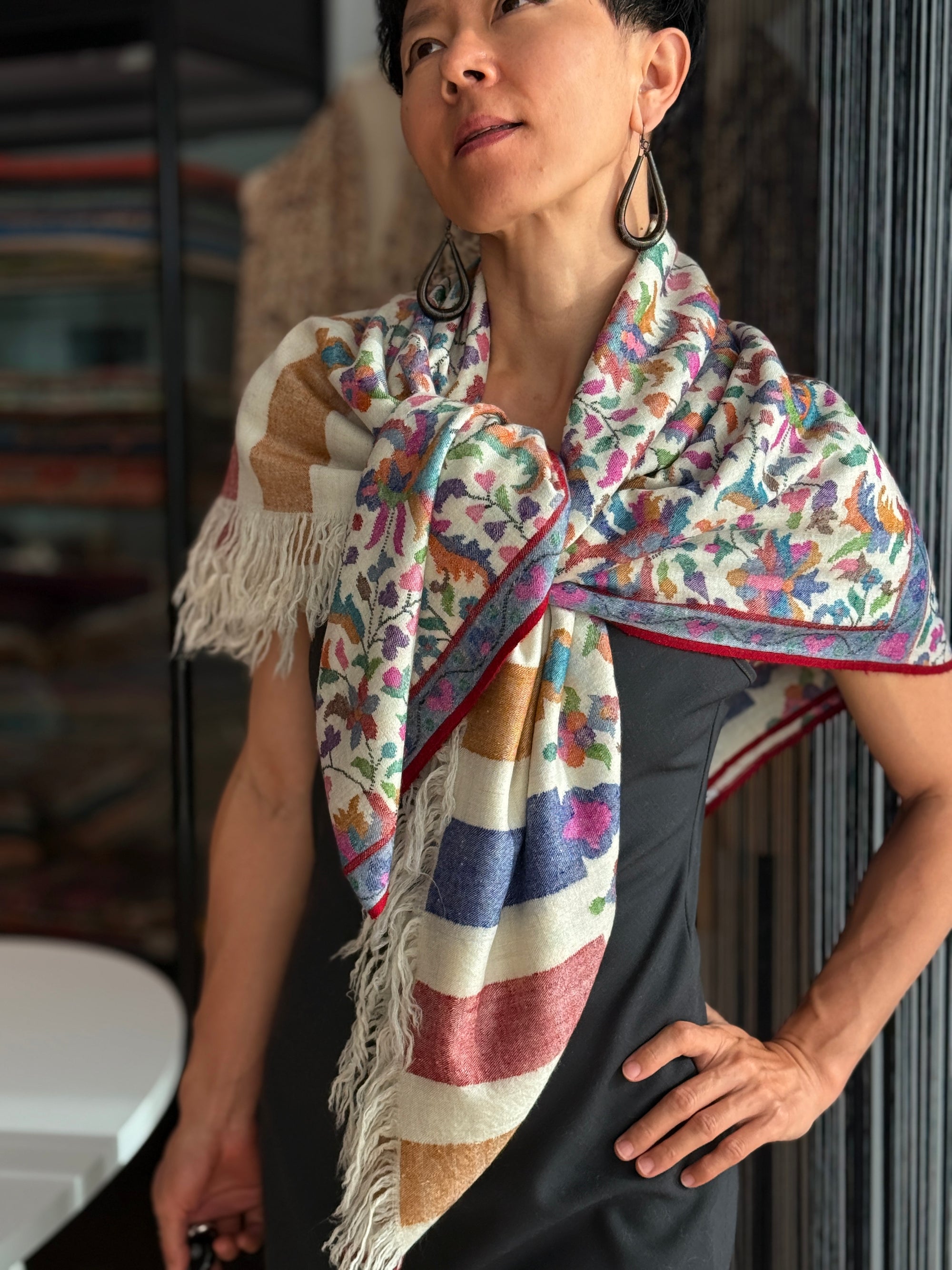 2.5 Yard White Floral Design Kani Pashmina Shawl