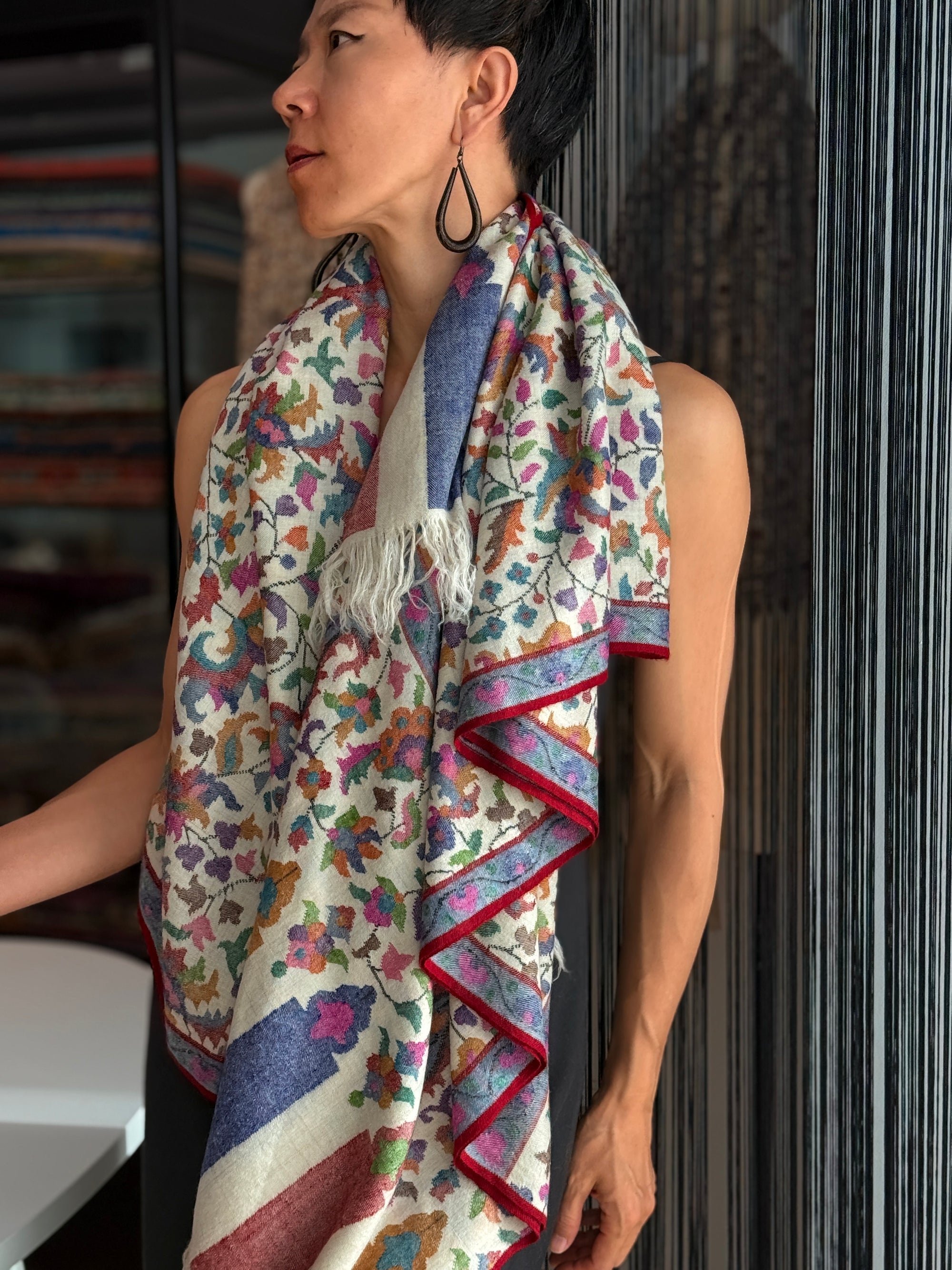 2.5 Yard White Floral Design Kani Pashmina Shawl