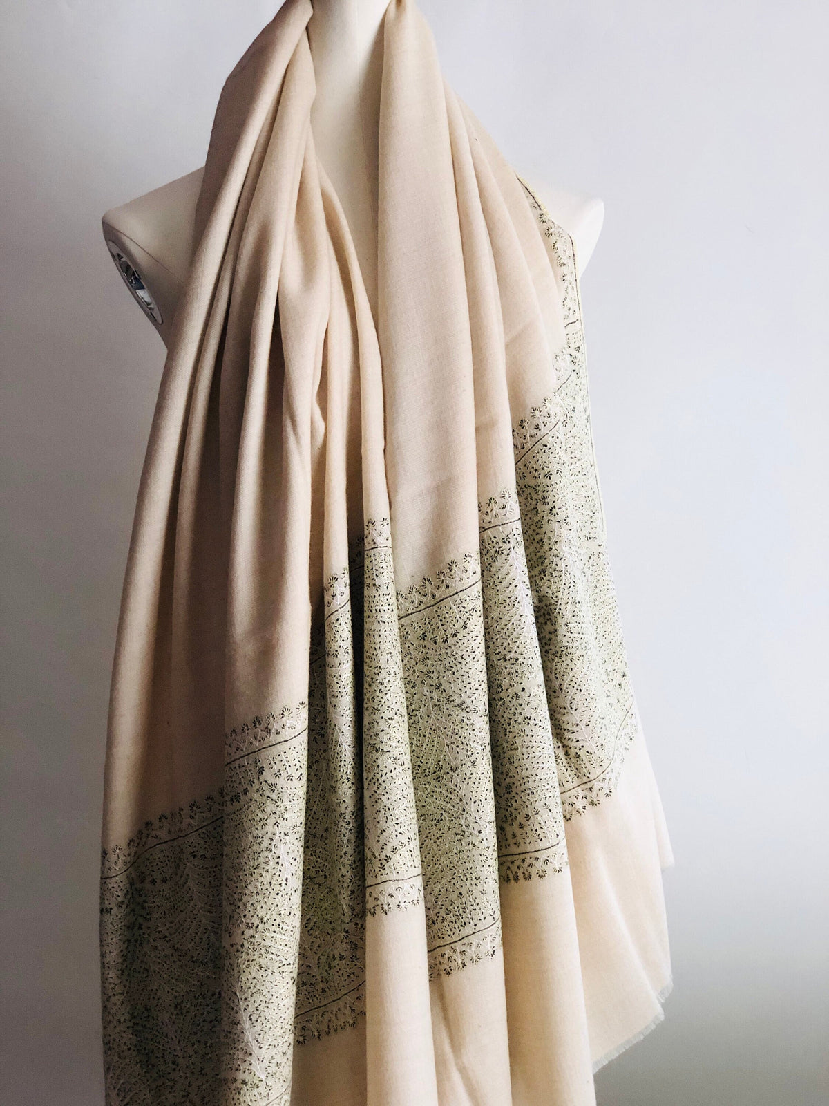 Natural White Embroidered Pashmina Shawl with Intricate Floral Designs