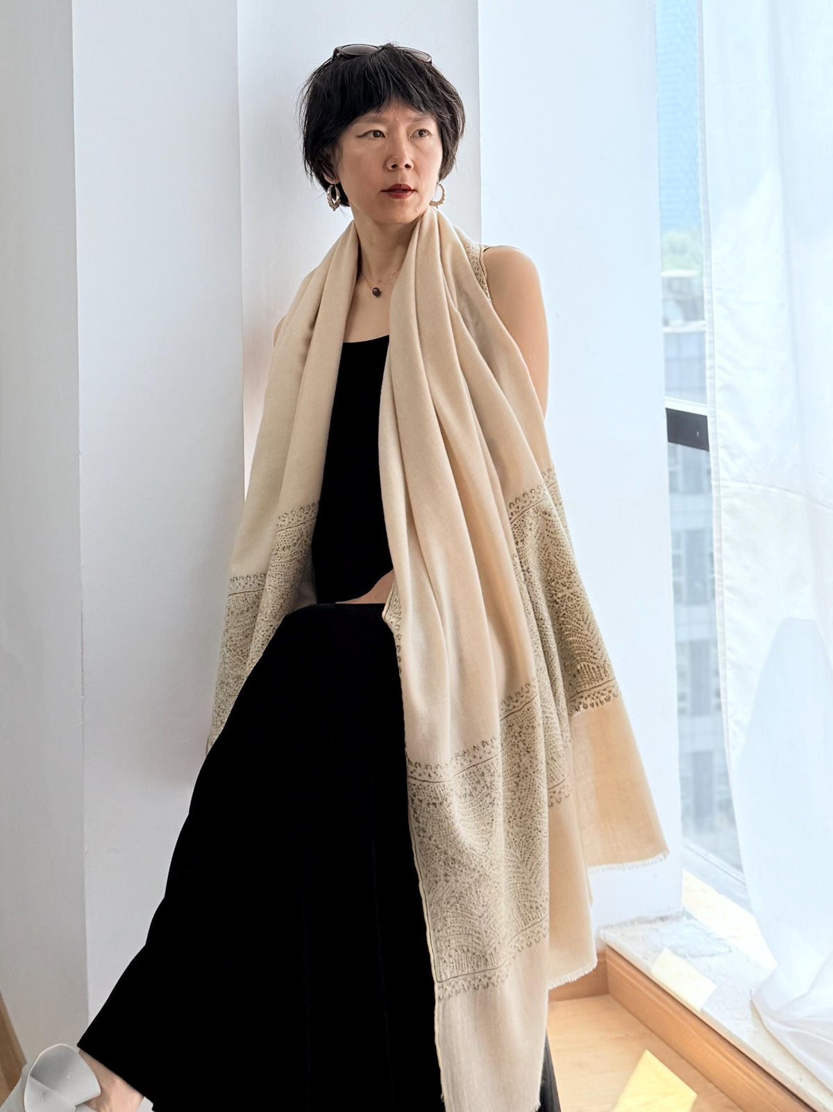 Natural White Embroidered Pashmina Shawl with Intricate Floral Designs