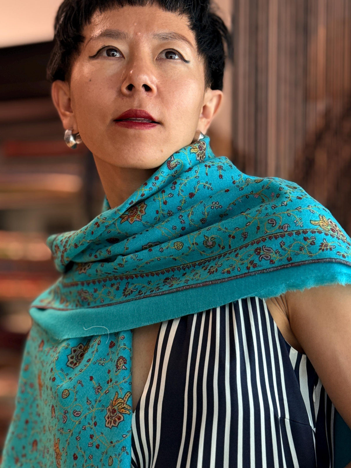 Vintage Turquoise Jaal Embroidered Pashmina Shawl with Intricate Details