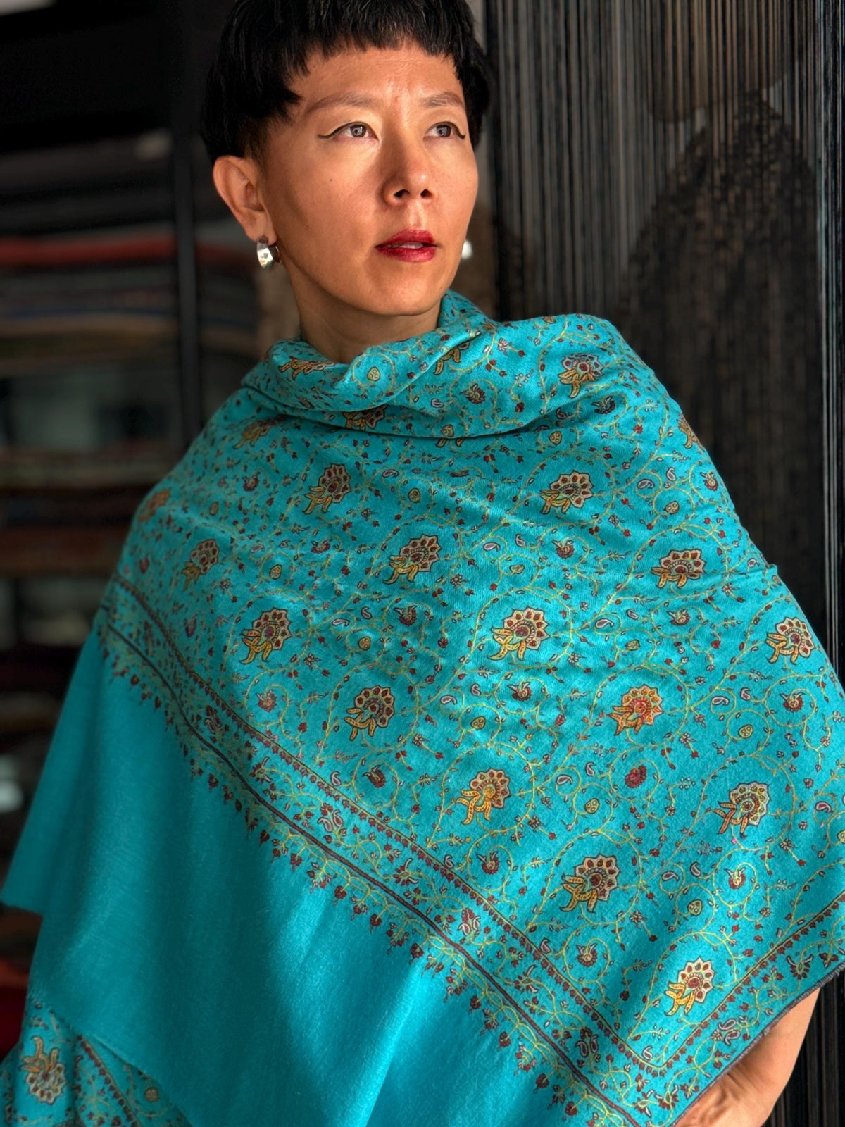 Vintage Turquoise Jaal Embroidered Pashmina Shawl with Intricate Details