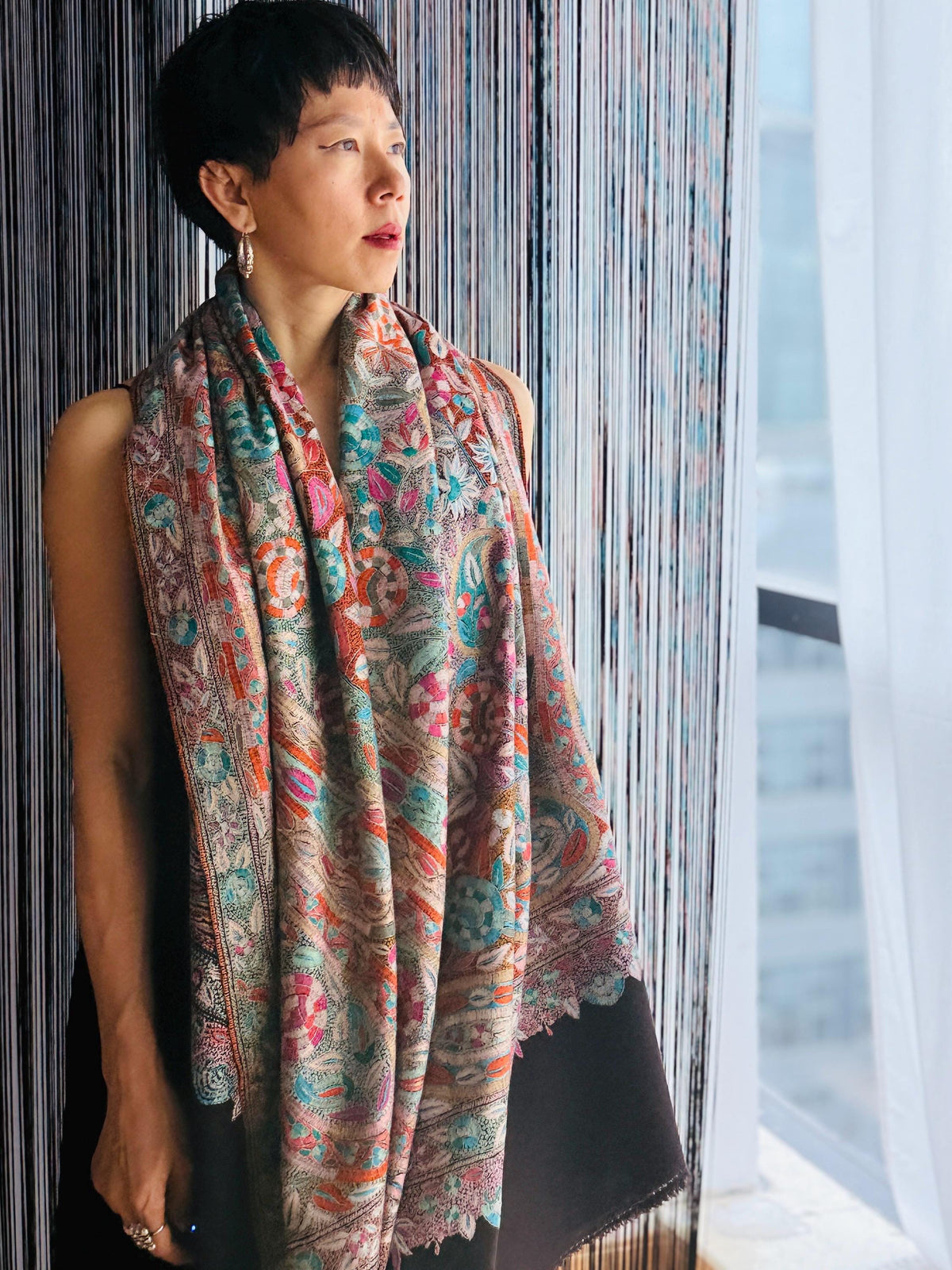 Black Sozni Jamawar Pashmina Shawl with Exquisite Embroidery Designs