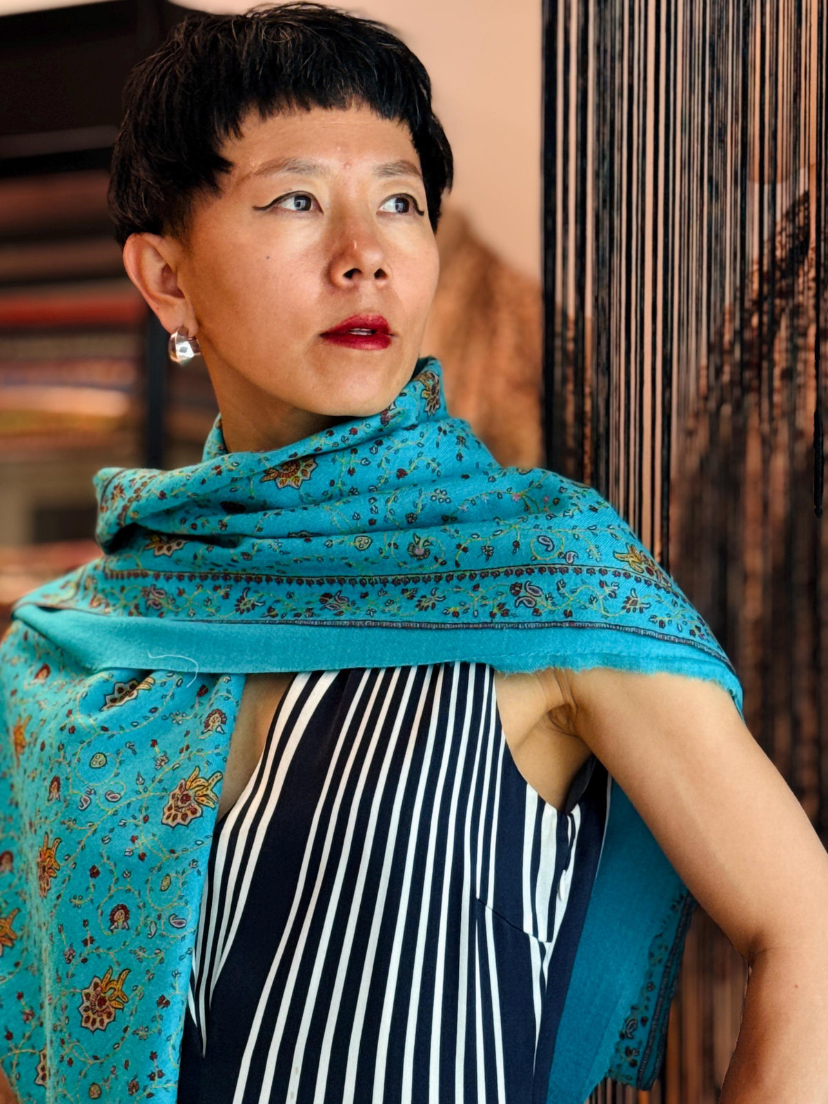 Vintage Turquoise Jaal Embroidered Pashmina Shawl with Intricate Details