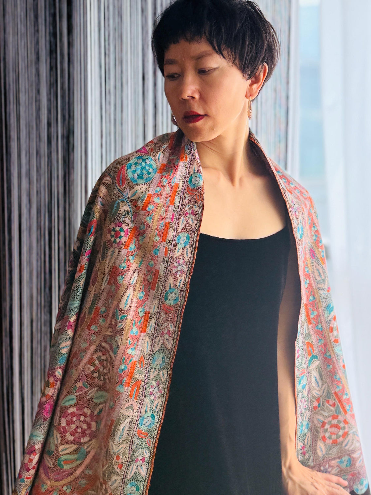 Black Sozni Jamawar Pashmina Shawl with Exquisite Embroidery Designs