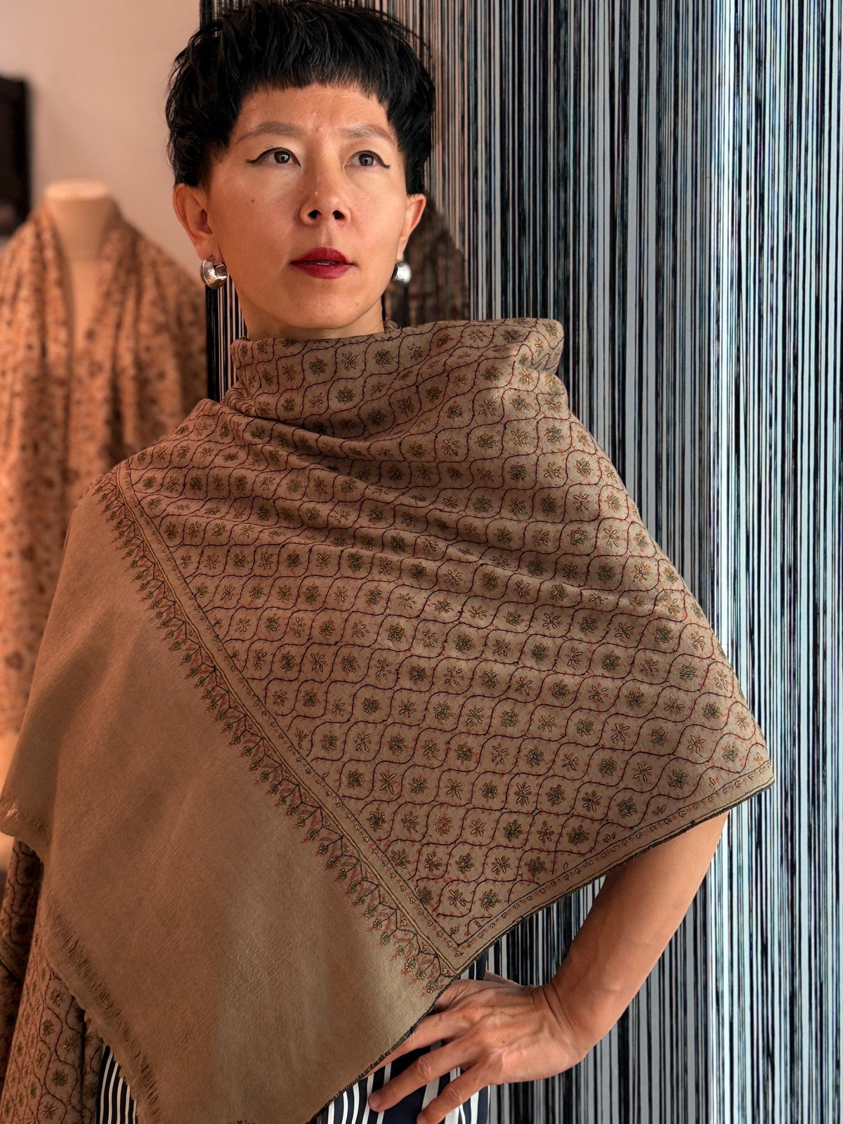 Vintage Gray Jali Embroidered Pashmina Shawl with Intricate Details