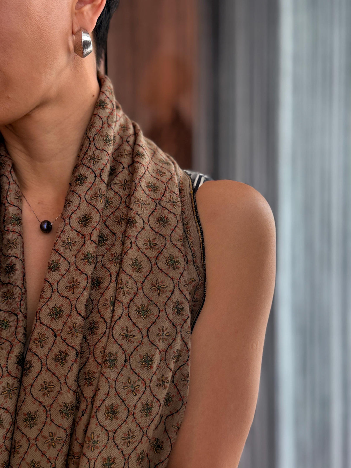 Vintage Gray Jali Embroidered Pashmina Shawl with Intricate Details
