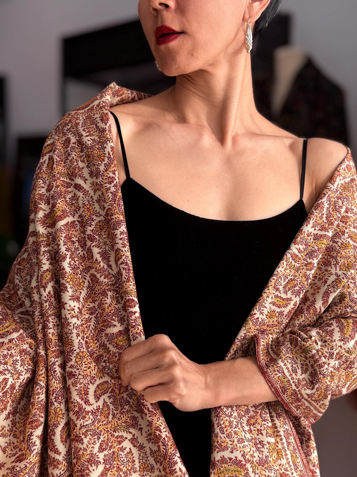 Handspun Ivory Paisley Design Pashmina Shawl with Intricate Embroidery Details