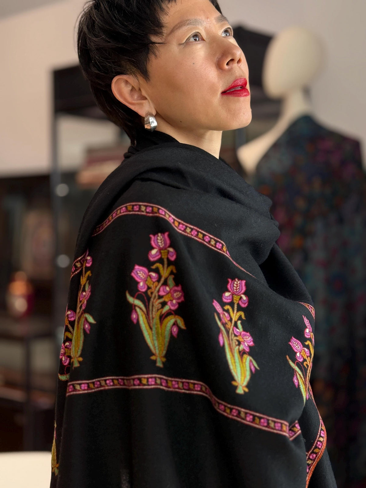 Elegant Black Iris Design Pashmina Shawl with Intricate Embroidery Details