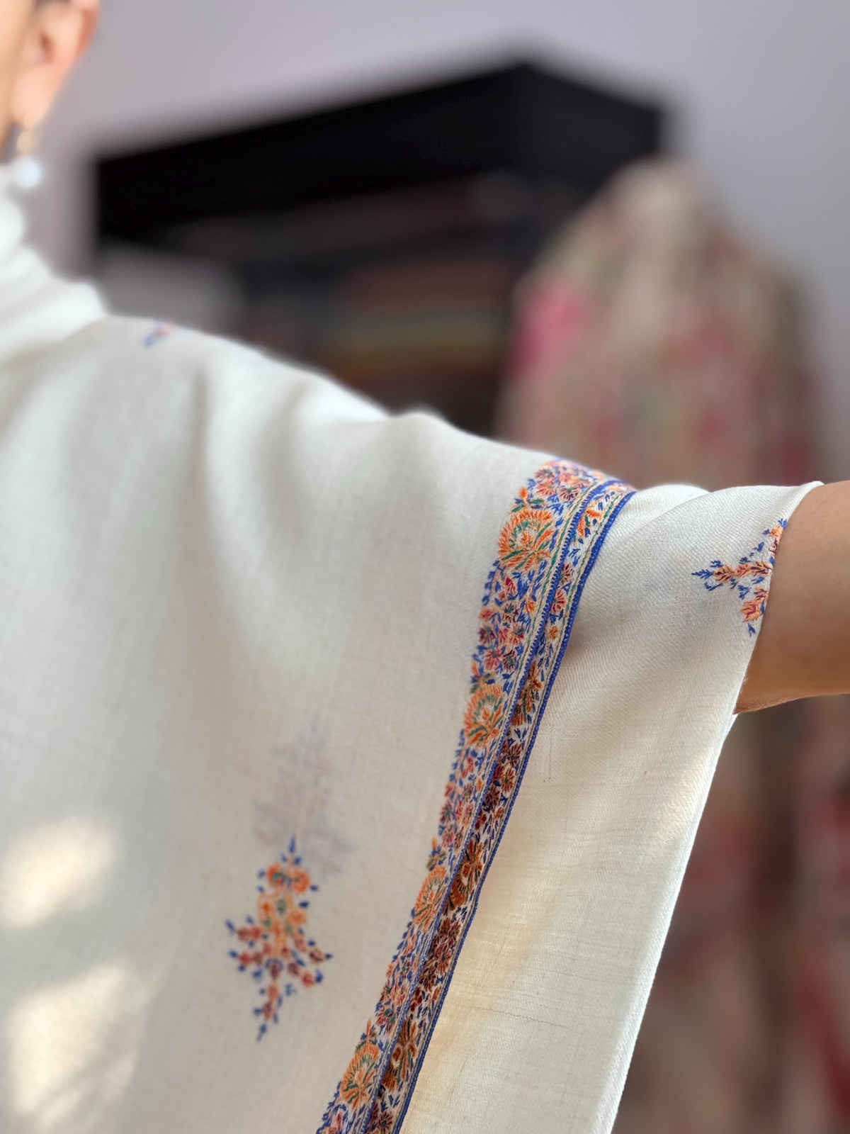 3 Yard Ivory Hashia Embroidered Pashmina Shawl with Exquisite Embroidery Details