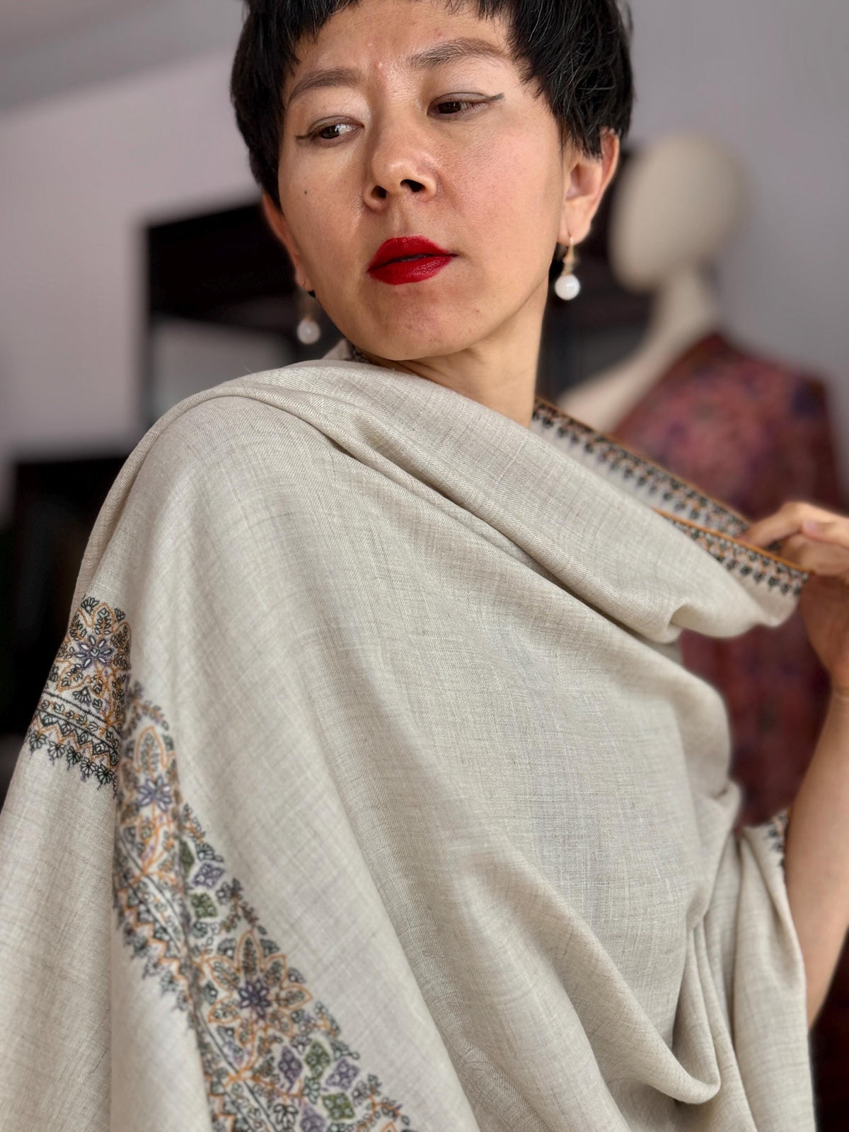 Ivory Dhoor Embroidered Pashmina Shawl with Elegant Embroidery Details