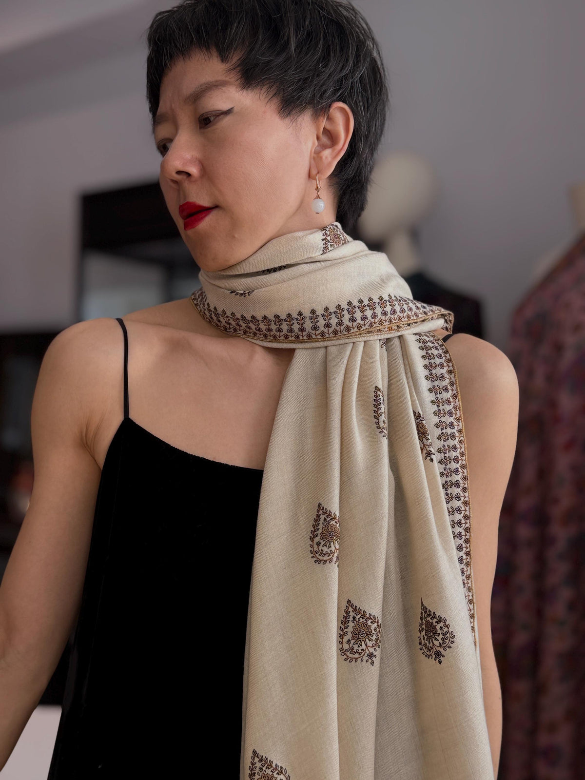 Elegant White Buti Palla Silk Embroidery Pashmina Shawl