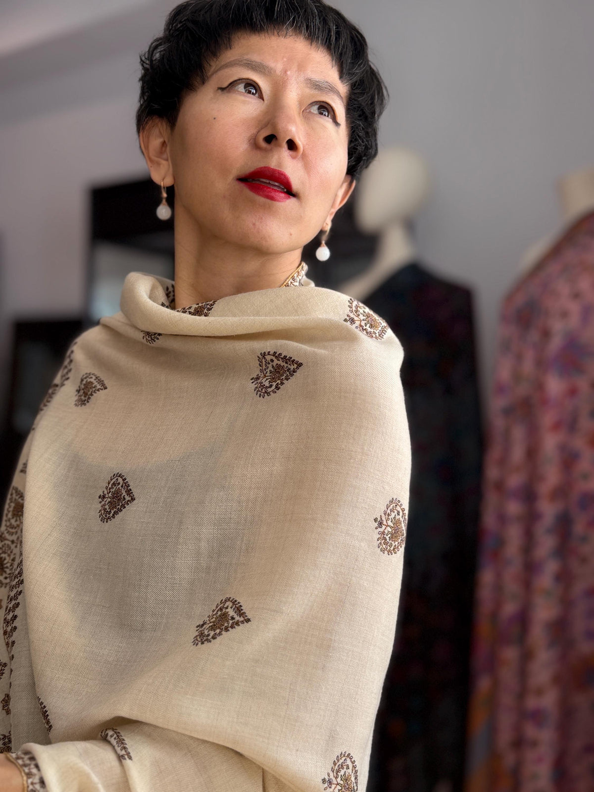 Elegant White Buti Palla Silk Embroidery Pashmina Shawl