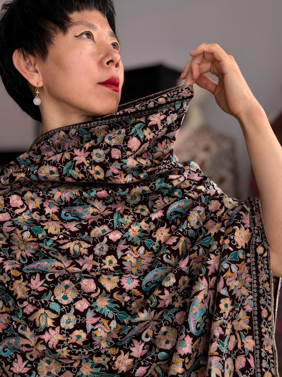 Chestnut Sozni Jamawar Pashmina Shawl with Exquisite Embroidery Designs