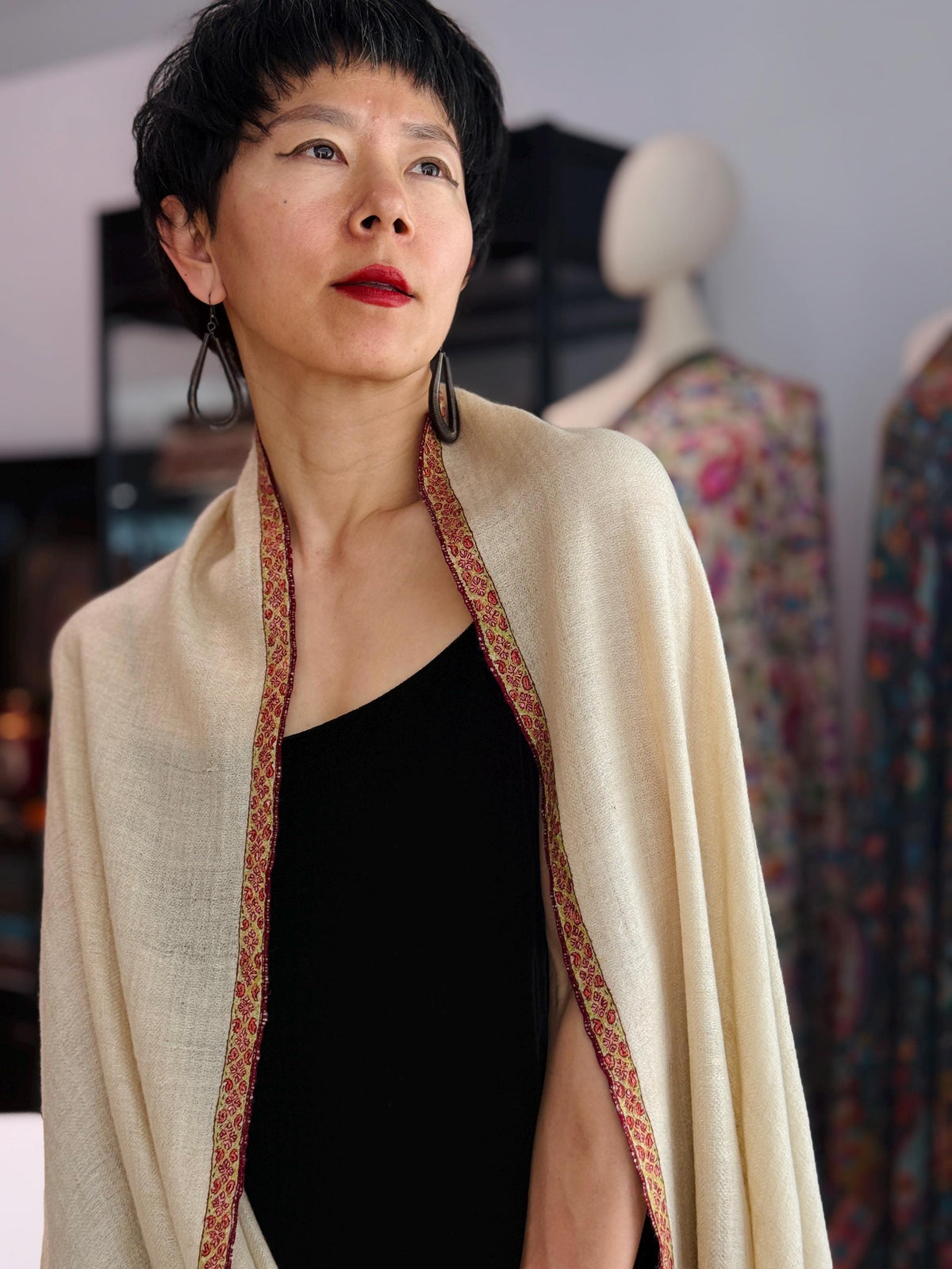 3 Yard Ivory Handspun Hashia Embroidered Pashmina Shawl with Fine Embroidery Details