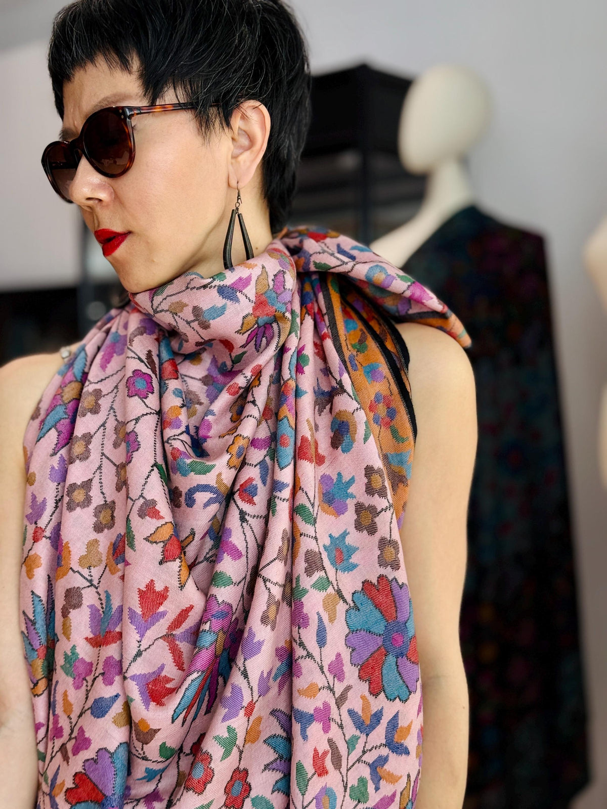 2.5 Yard Pink GI Certified Kani Pashmina Shawl with Intricate Rose Design