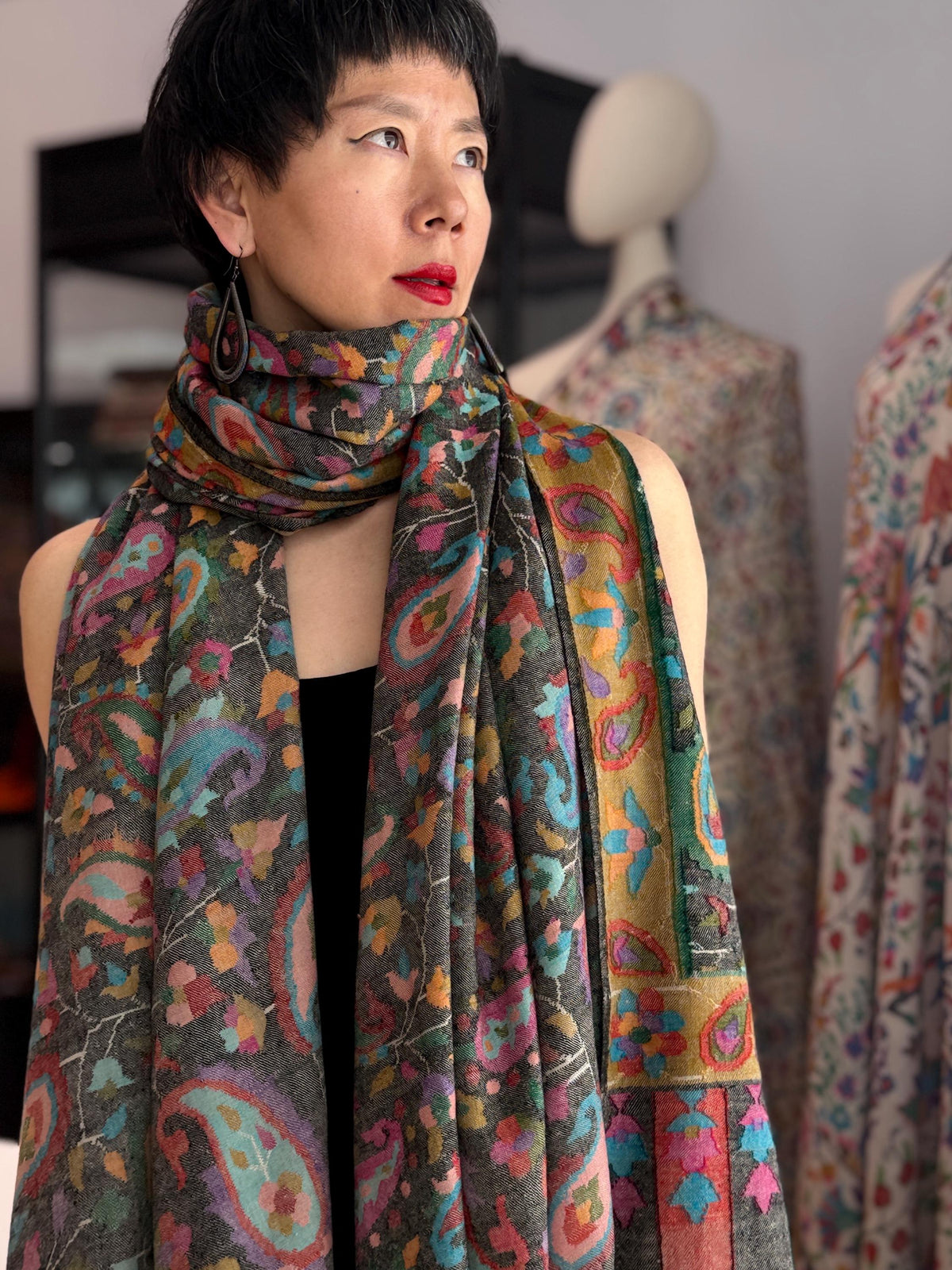 90s Vintage Black Kani Pashmina Shawl: Handwoven Batam Design, Ladak Pashmina, 135x270cm