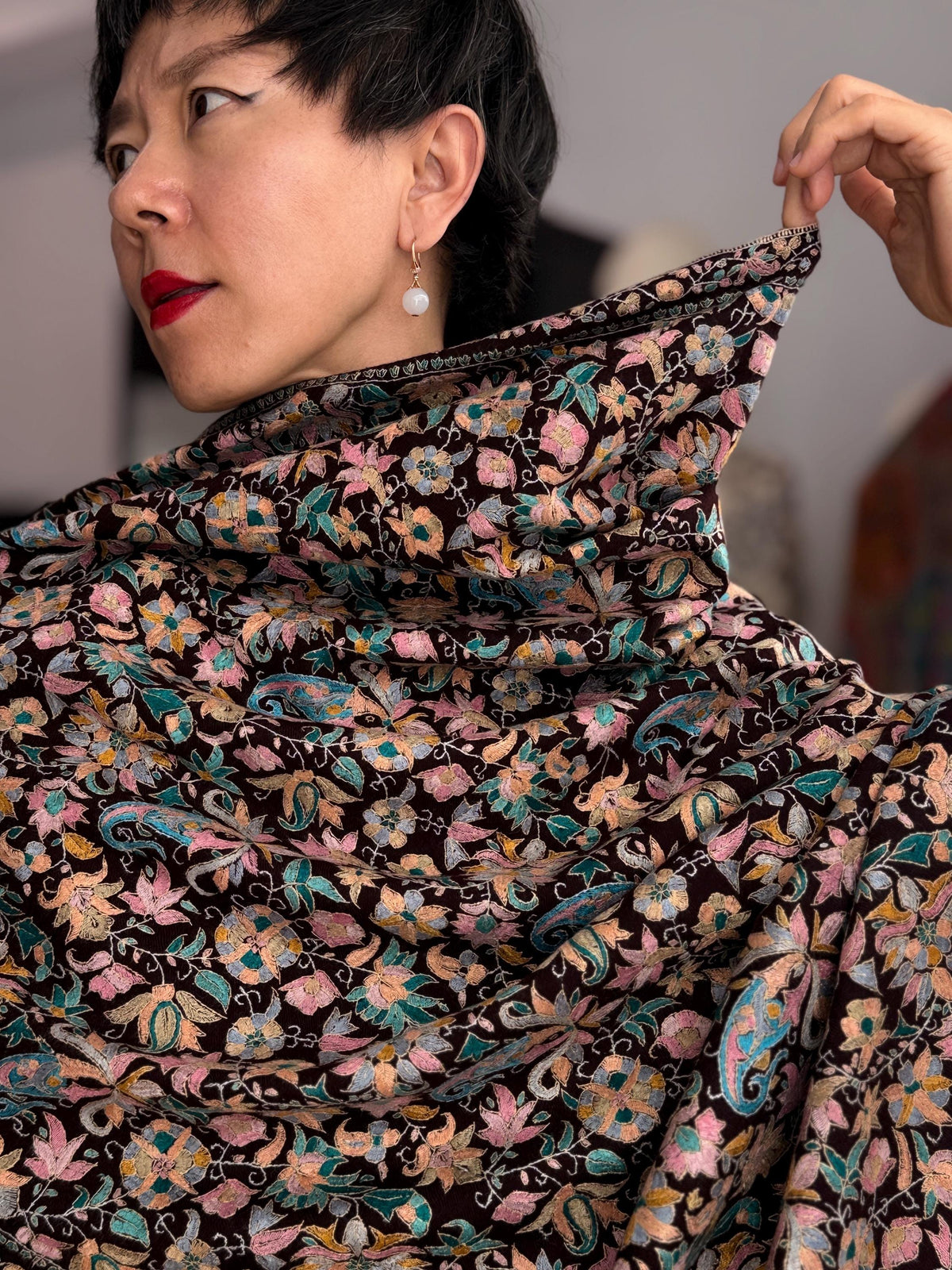 Chestnut Sozni Jamawar Pashmina Shawl with Exquisite Embroidery Designs