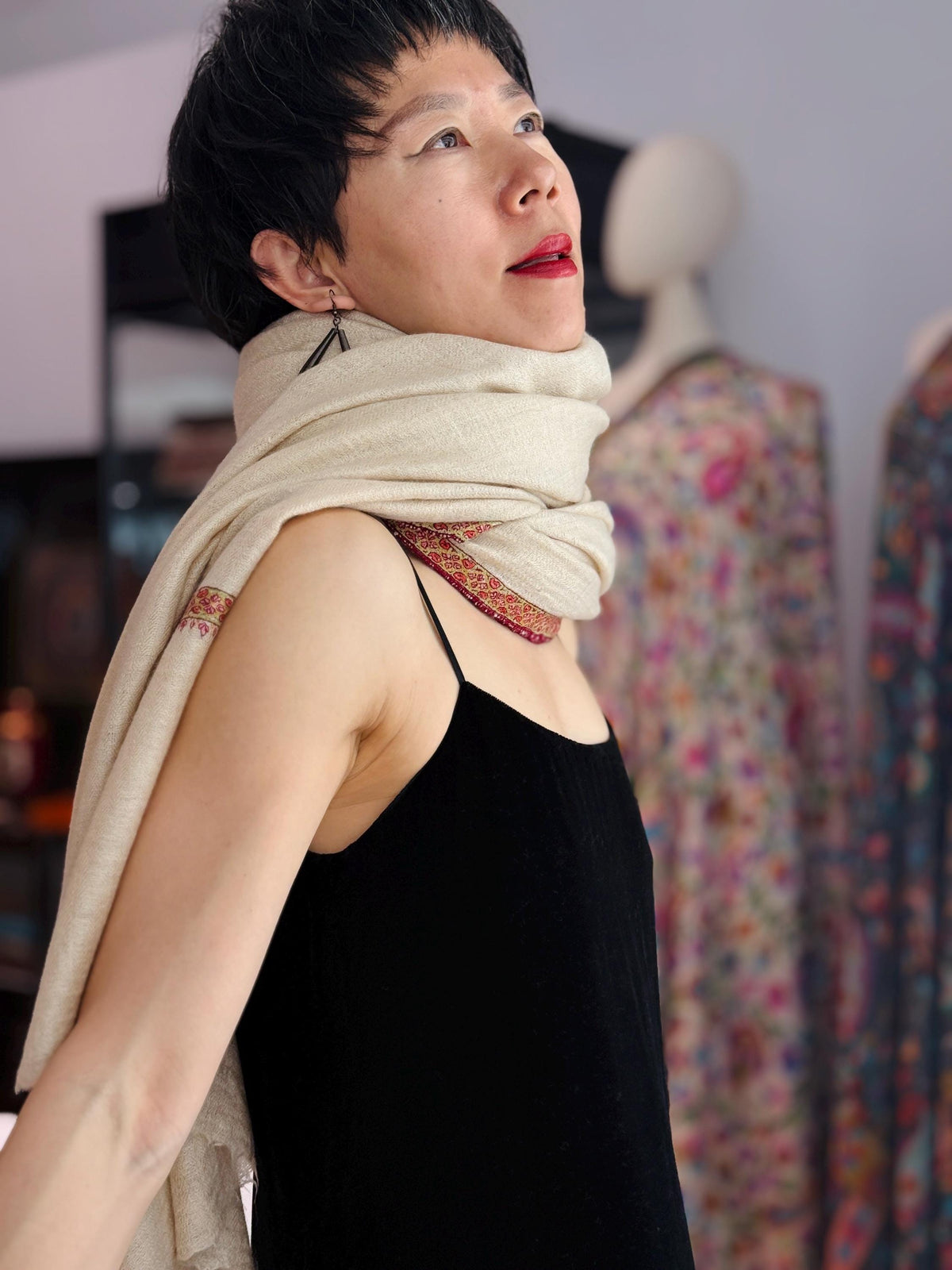 3 Yard Ivory Handspun Hashia Embroidered Pashmina Shawl with Fine Embroidery Details