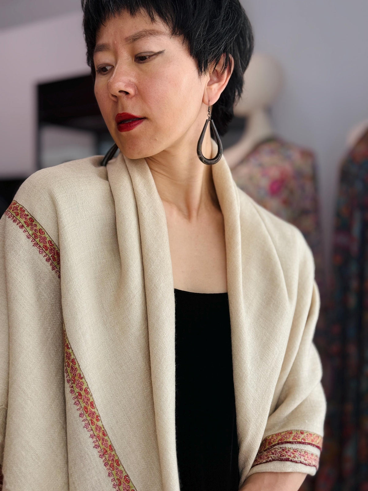 3 Yard Ivory Handspun Hashia Embroidered Pashmina Shawl with Fine Embroidery Details