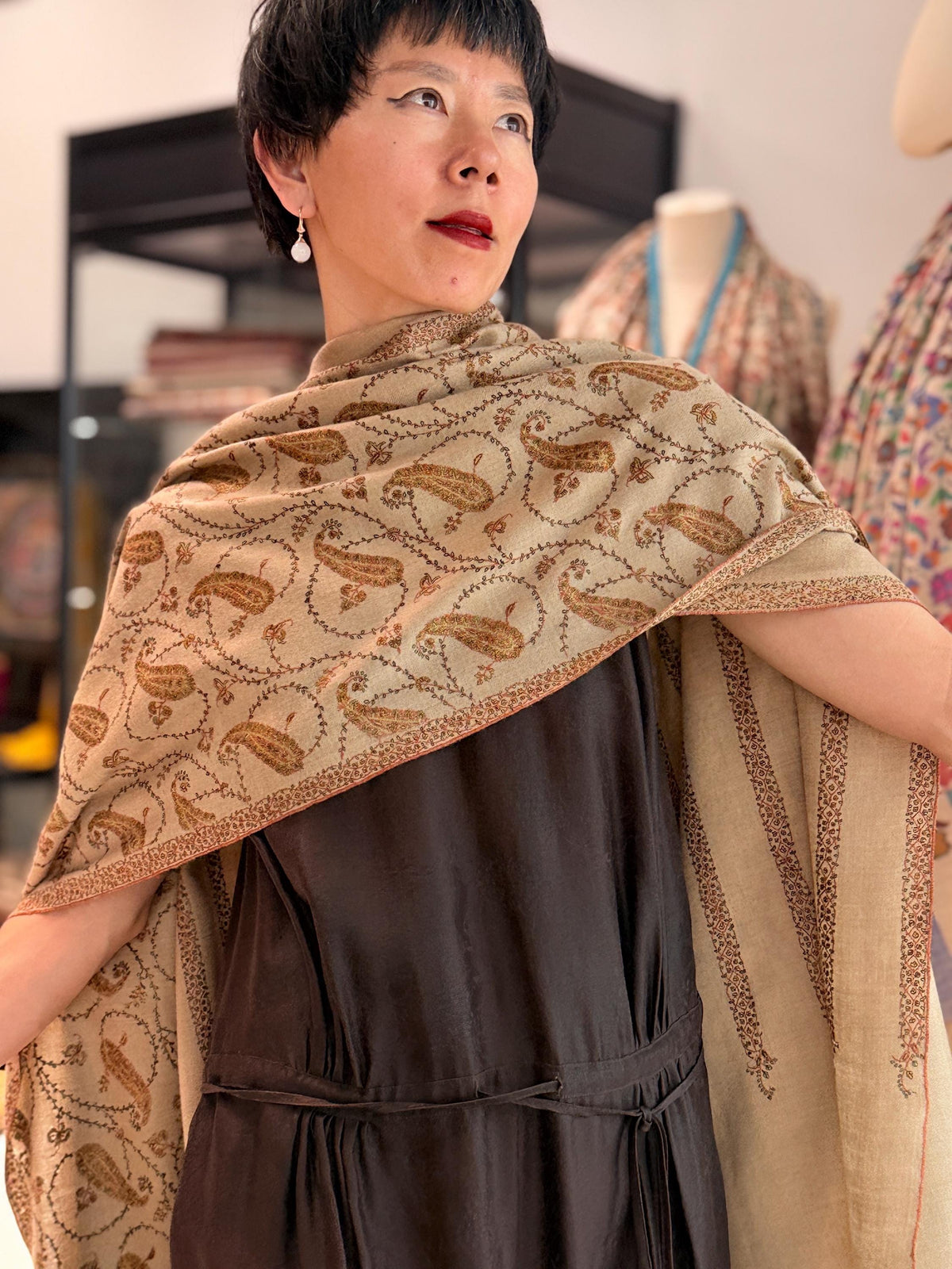 Kalki Jaal Silk Embroidered Pashmina Shawl with Intricate Floral Details