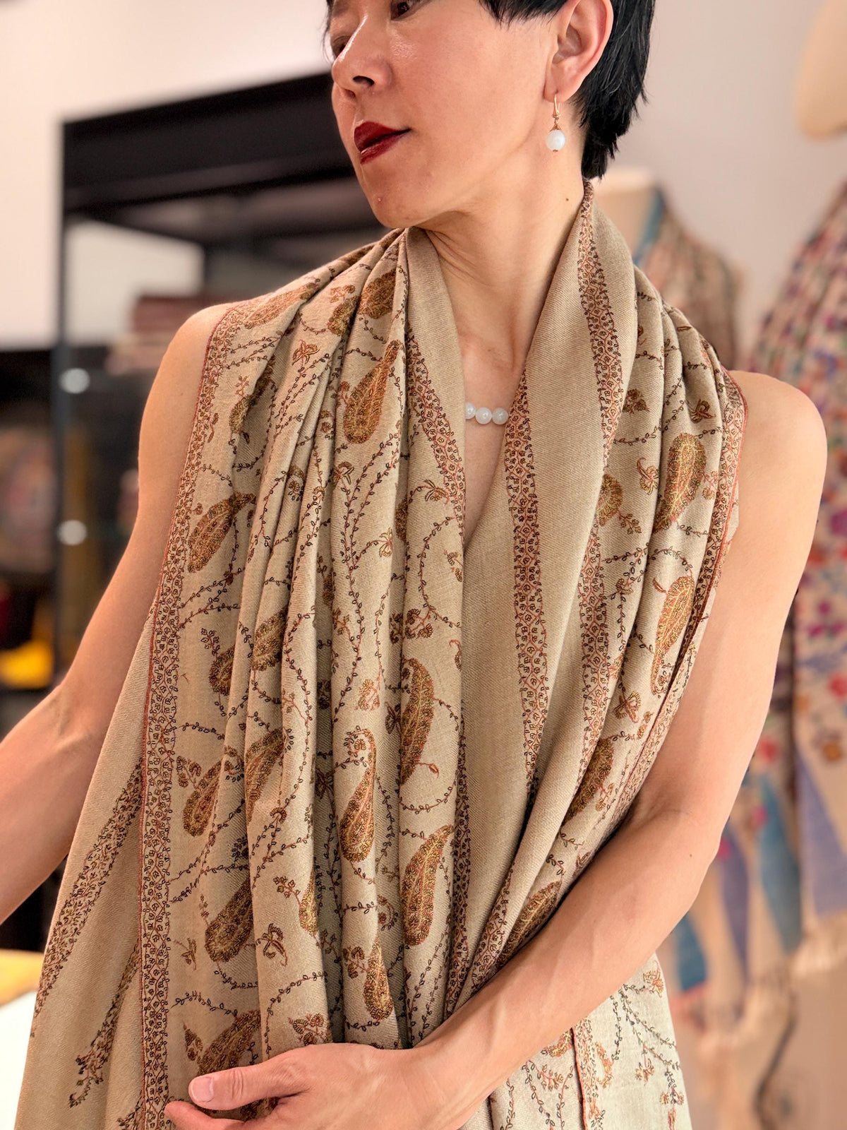 Kalki Jaal Silk Embroidered Pashmina Shawl with Intricate Floral Details
