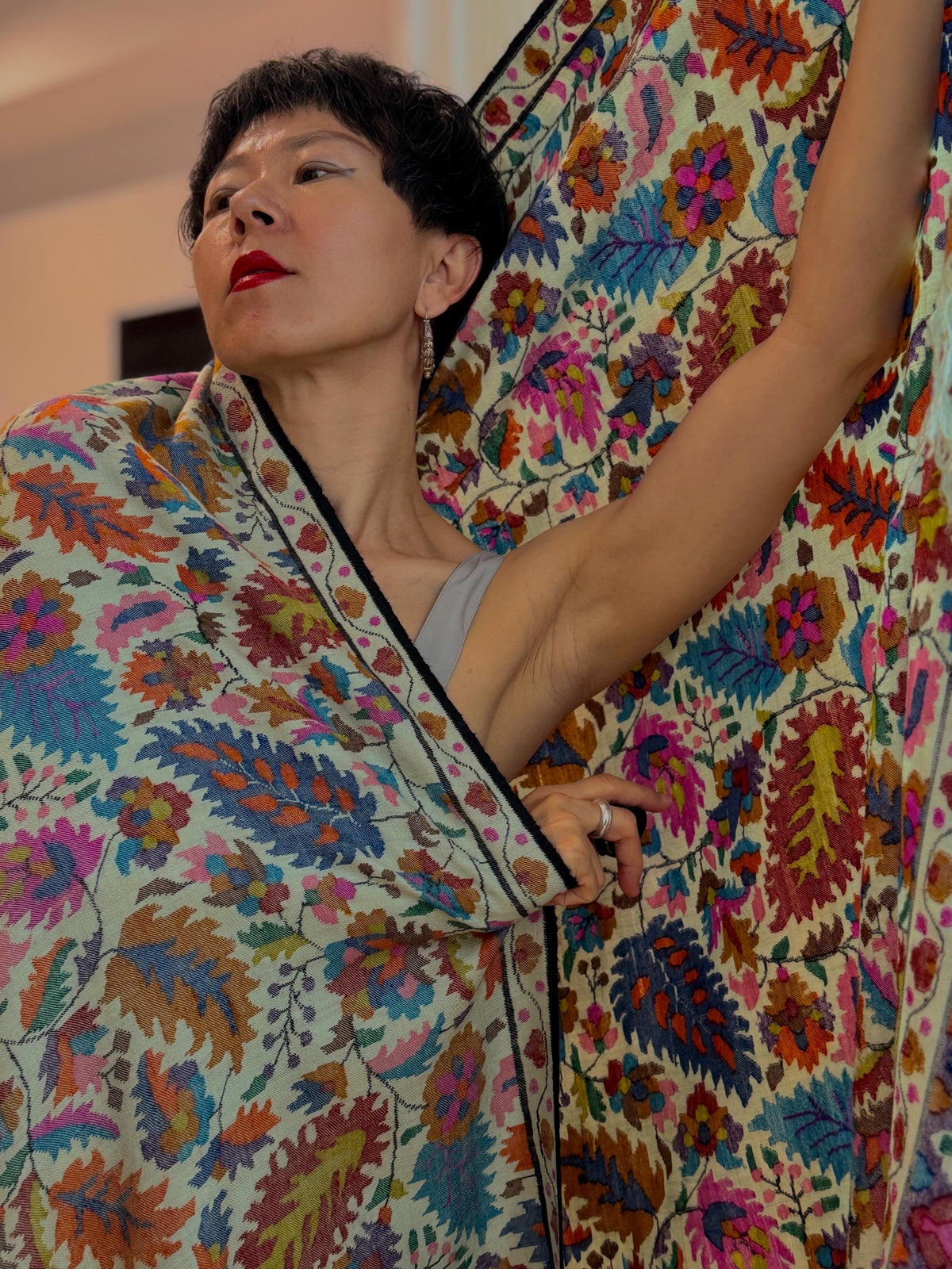 Turquoise Handwoven Kani Pashmina Shawl with Intricate Leaf Designs | New Arrival