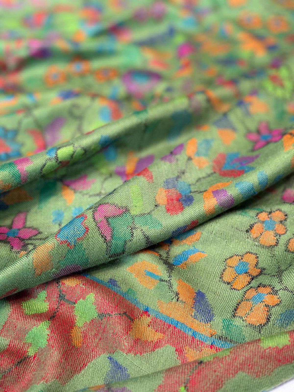 Emerald Green Floral Design Kani Pashmina Shawl with Intricate Weaving Details