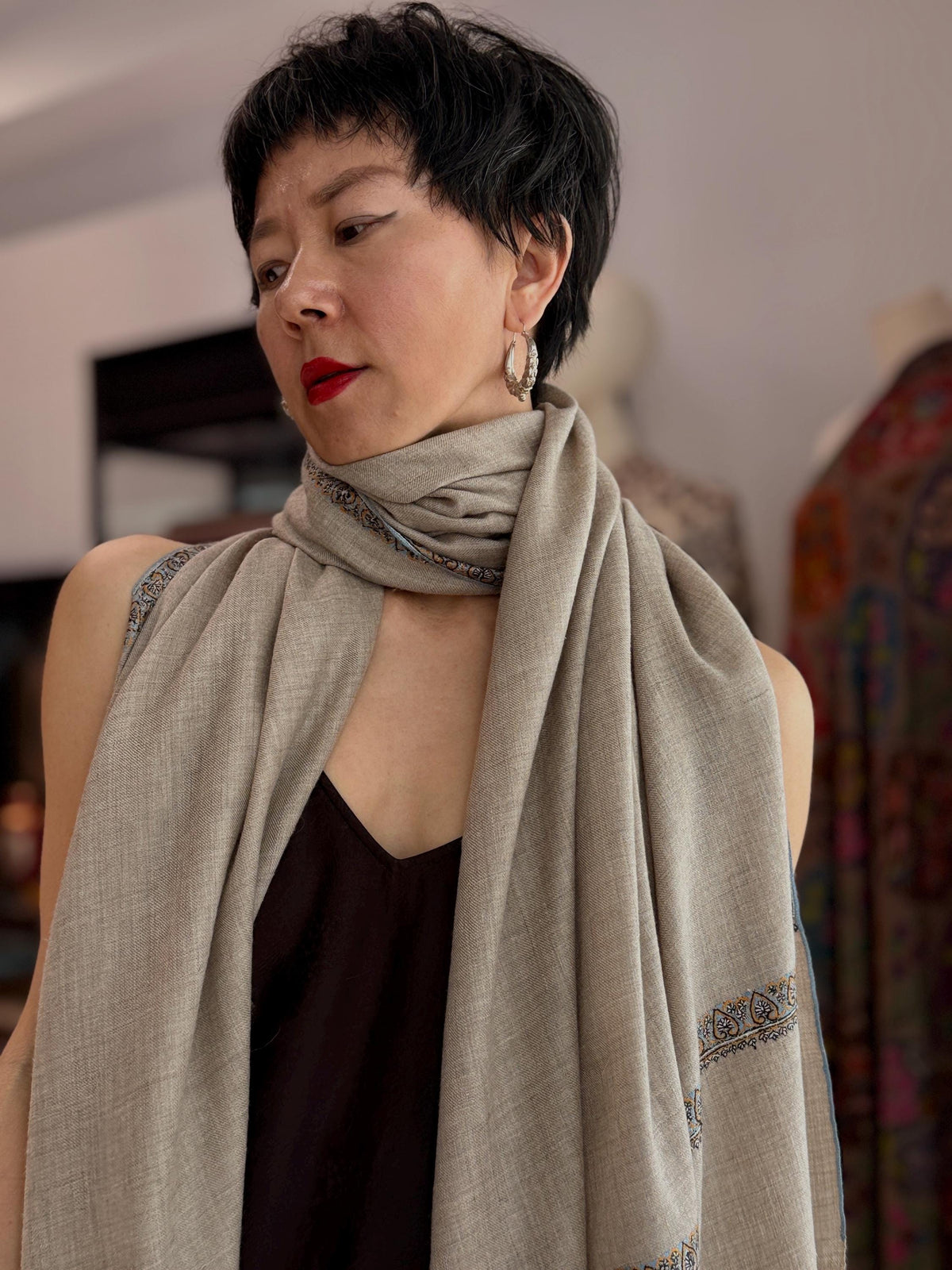 Natural Hashia Embroidered Pashmina Shawl with Intricate Paisley Design