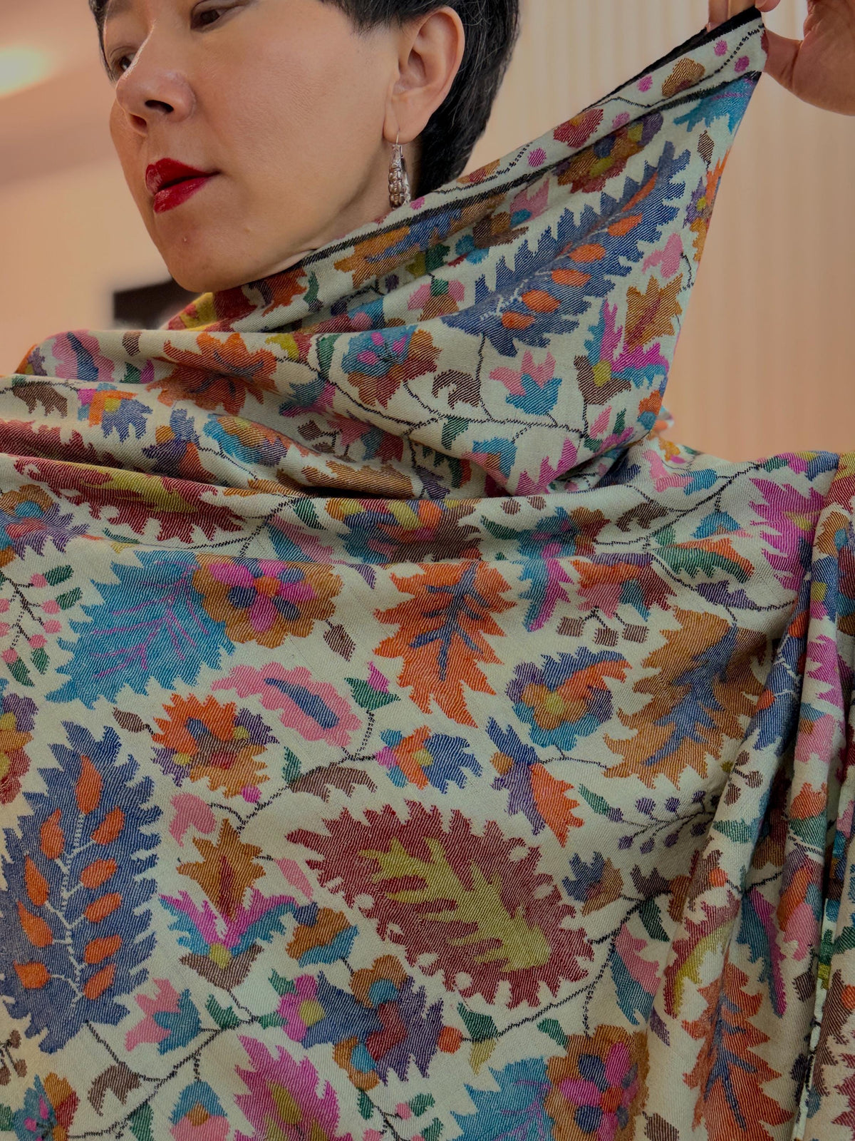 Turquoise Handwoven Kani Pashmina Shawl with Intricate Leaf Designs | New Arrival
