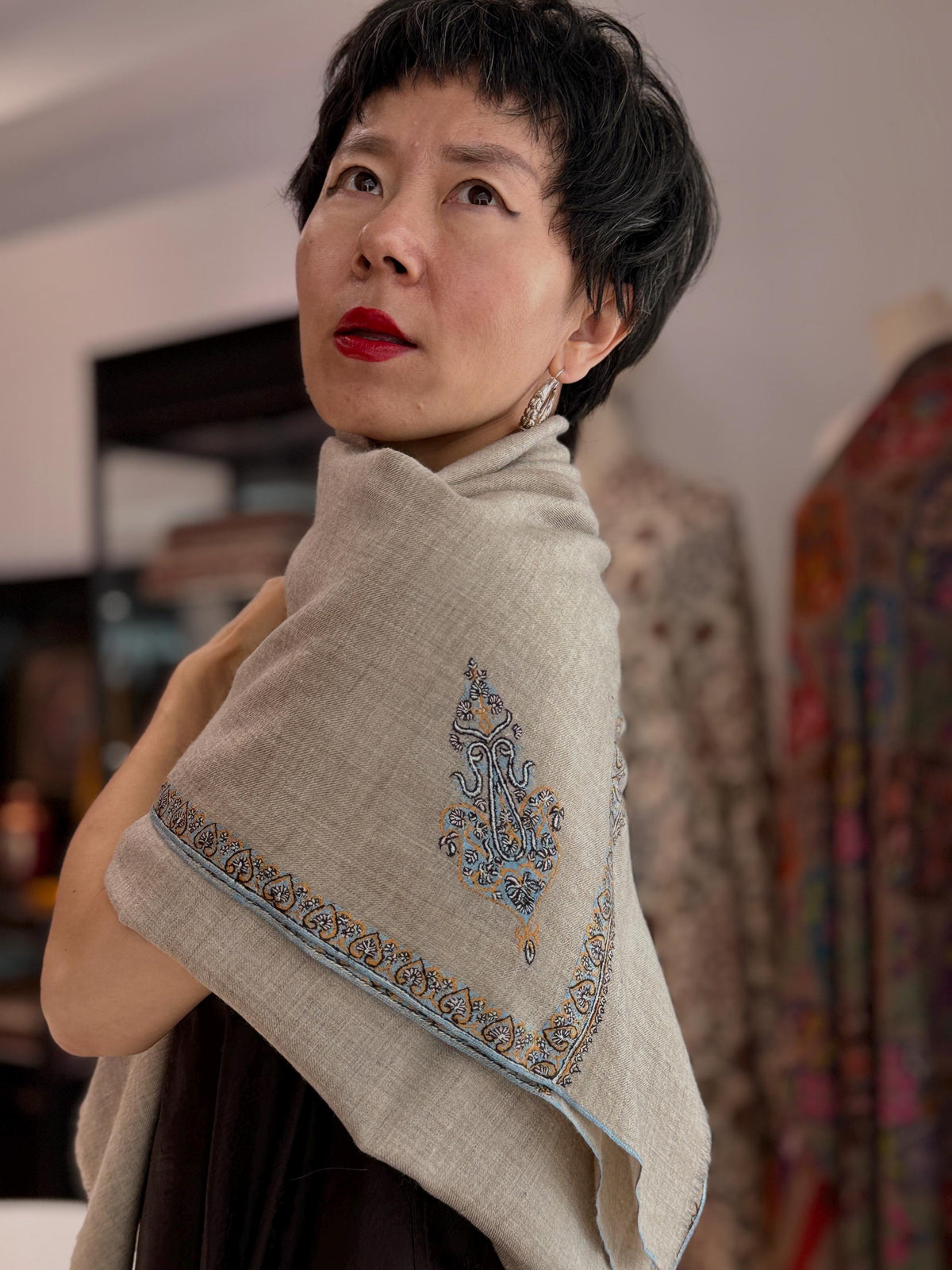 Natural Hashia Embroidered Pashmina Shawl with Intricate Paisley Design