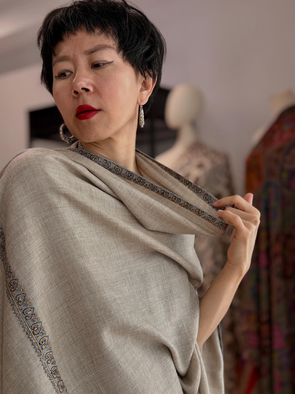 Natural Hashia Embroidered Pashmina Shawl with Intricate Paisley Design