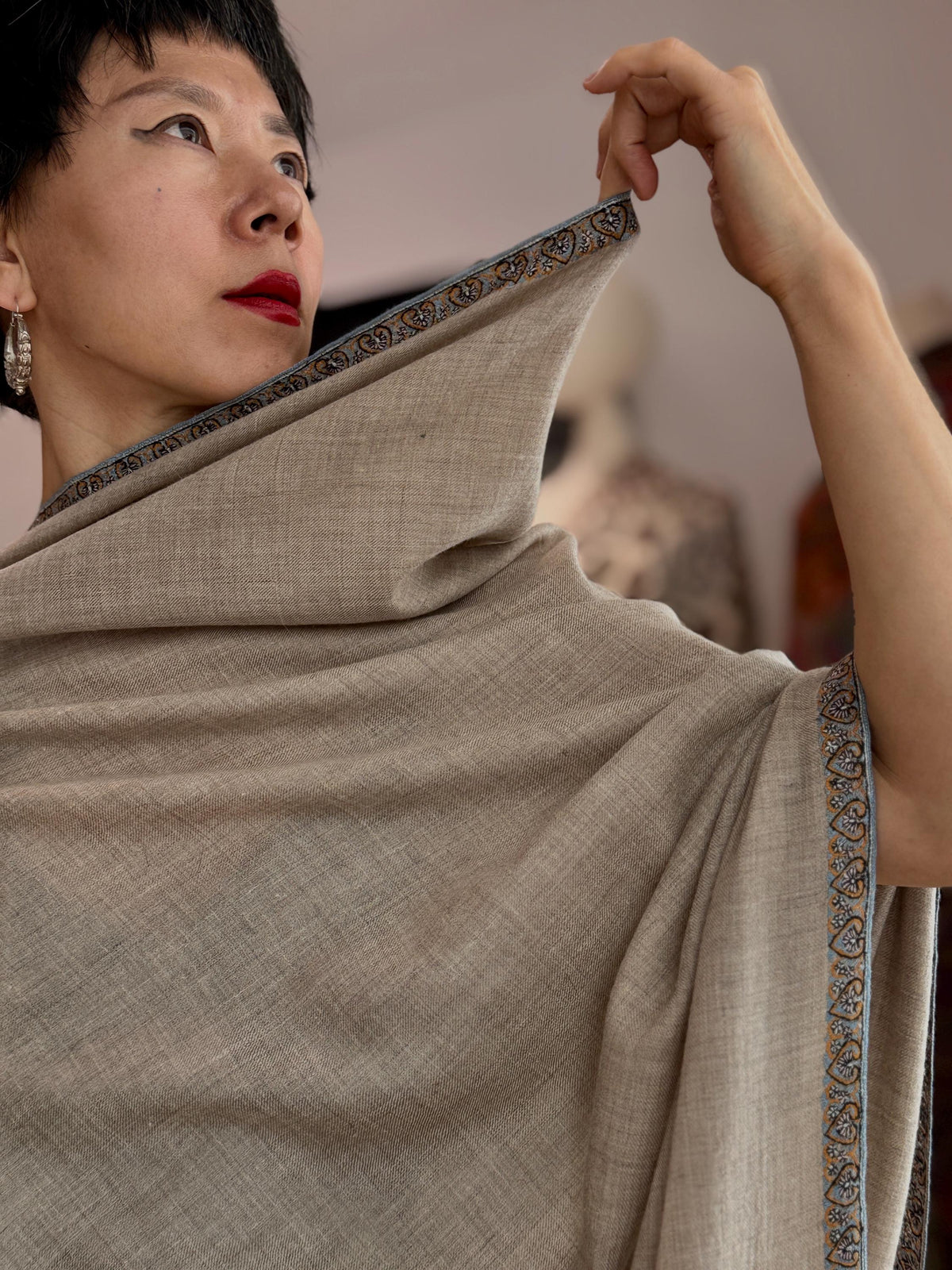 Natural Hashia Embroidered Pashmina Shawl with Intricate Paisley Design
