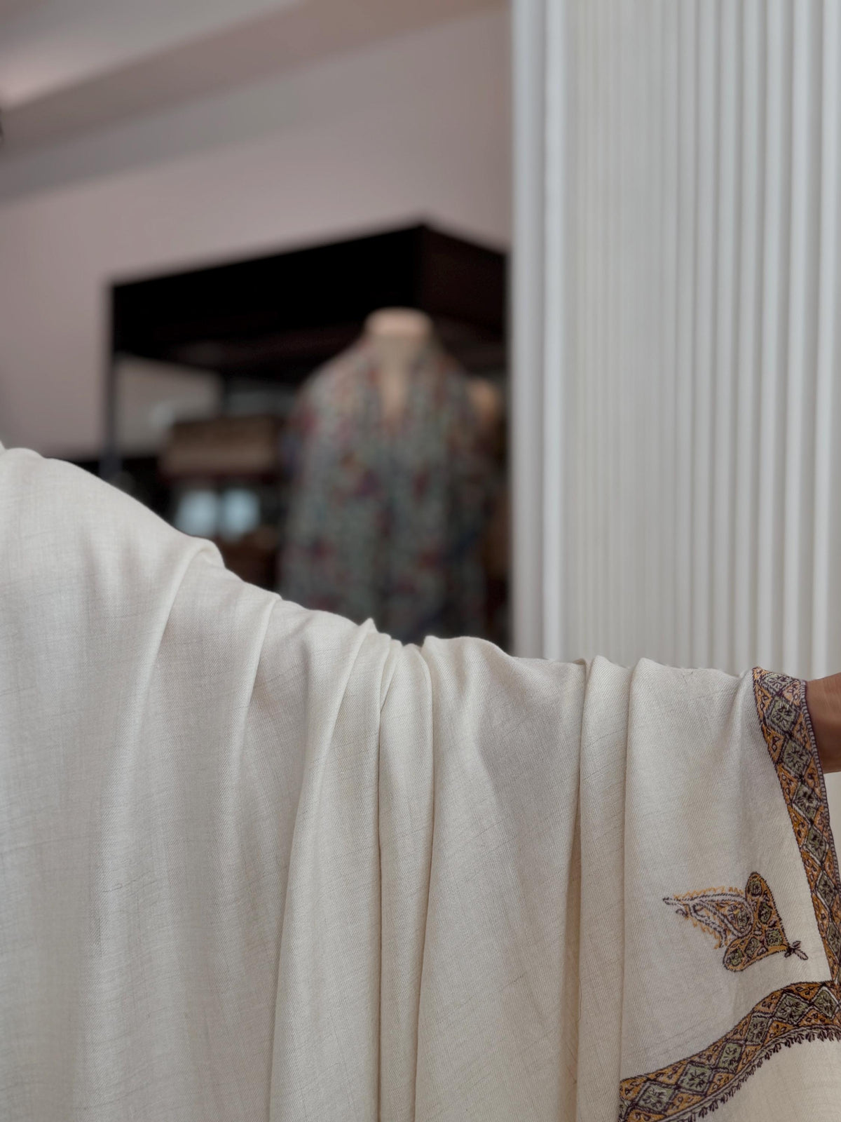 Gent’s Ivory Hashia Embroidered Pashmina Shawl with Classic Design Details
