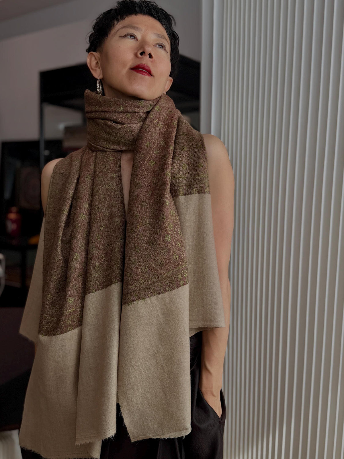 Vintage Kalkhi Jali Embroidered Pashmina Shawl with Intricate Details