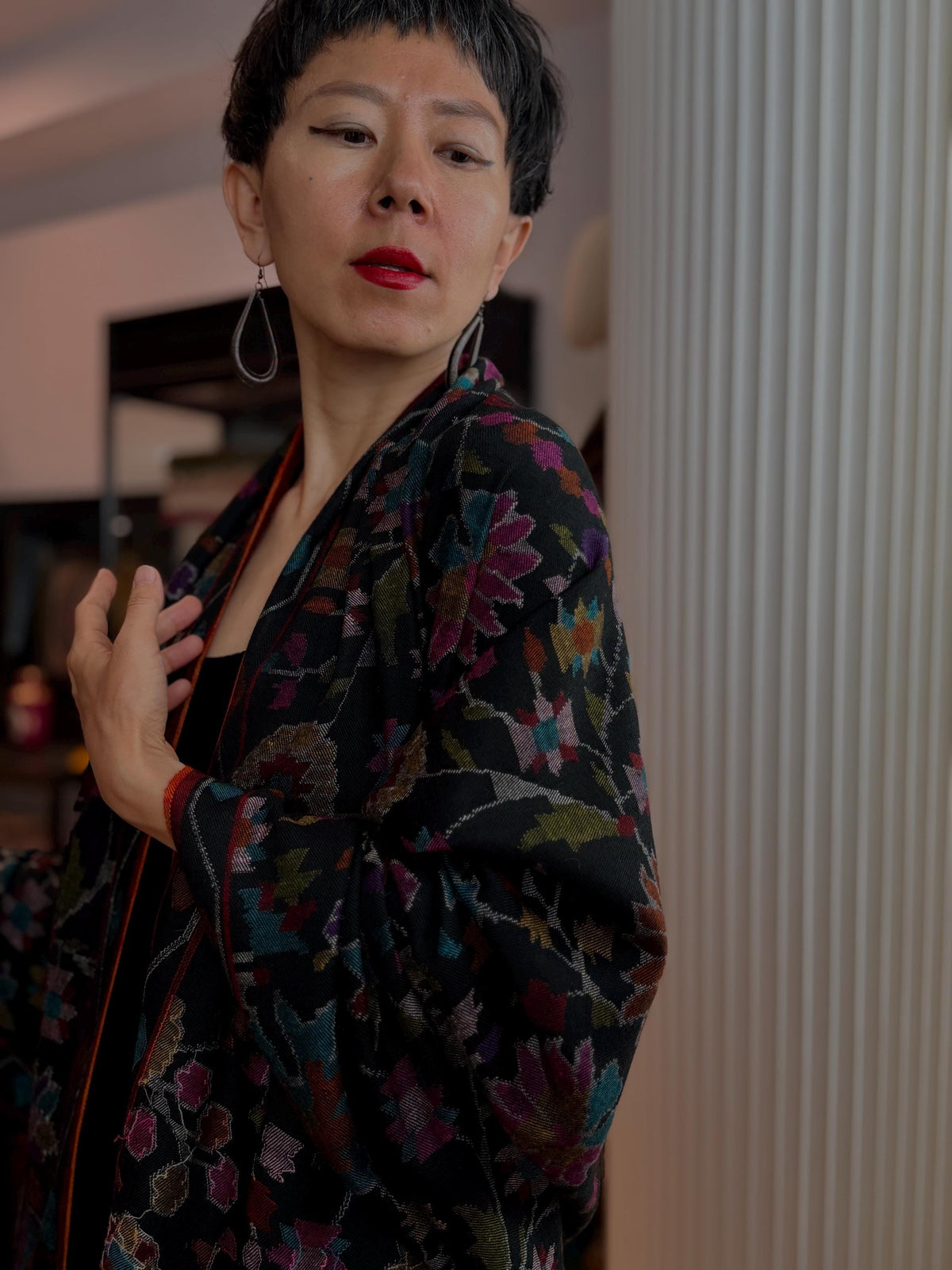 Black Floral Kani Pashmina Shawl with Intricate Designs