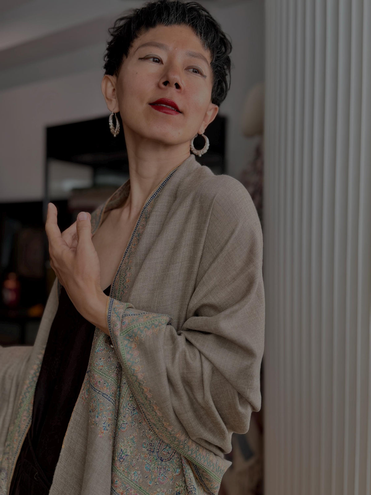 Gray Paisley Design Pashmina Shawl with Intricate Embroidery Details