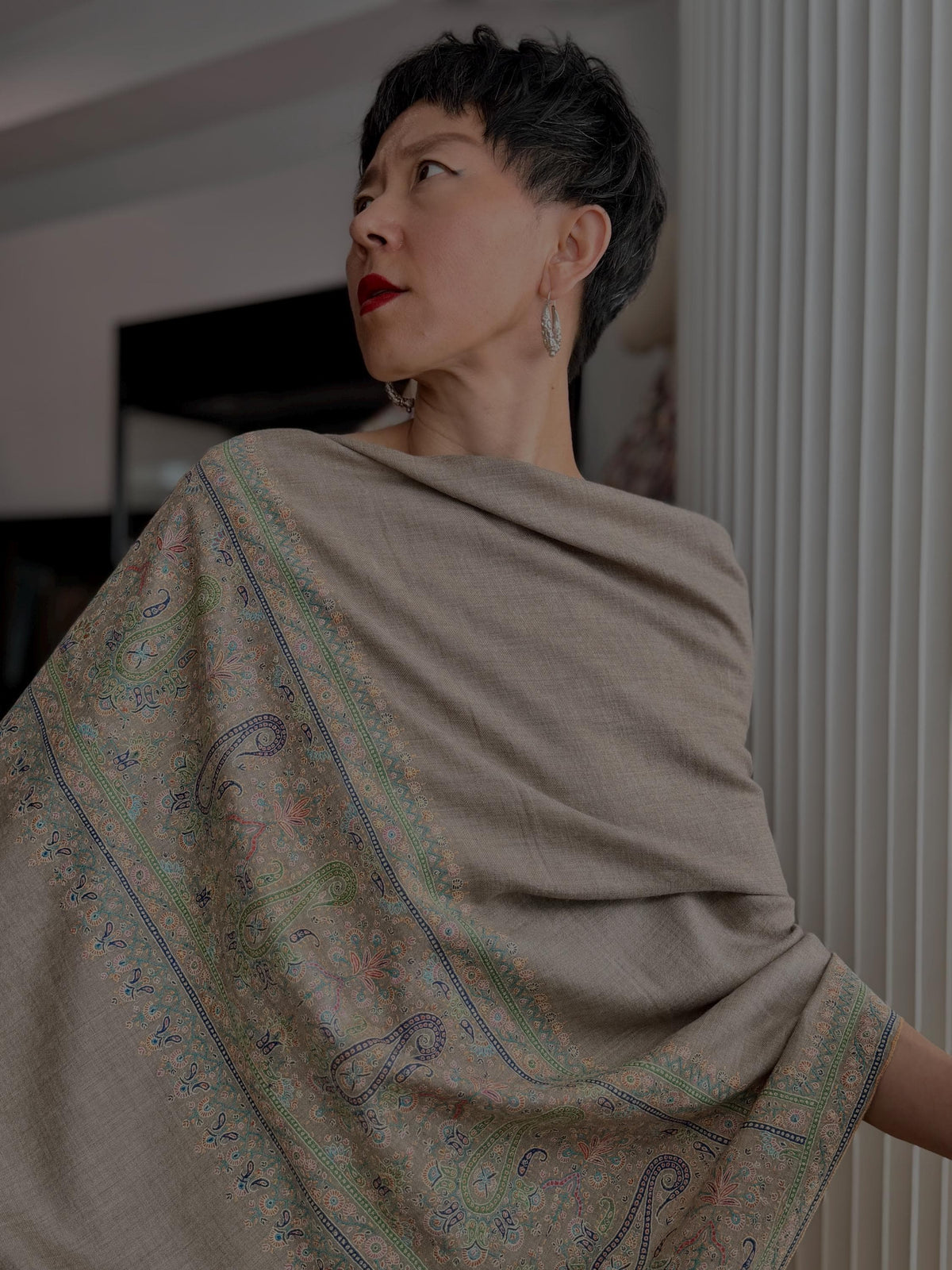 Gray Paisley Design Pashmina Shawl with Intricate Embroidery Details
