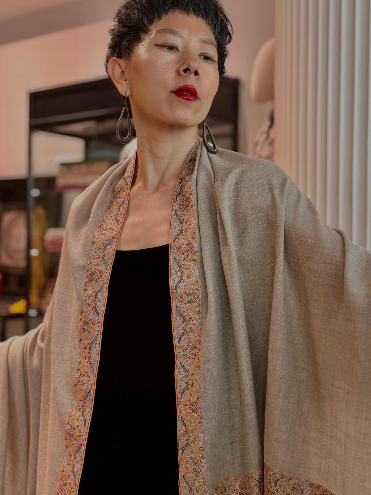 Vintage Offwhite Dhoor Embroidered Pashmina Shawl with Paisley Designs