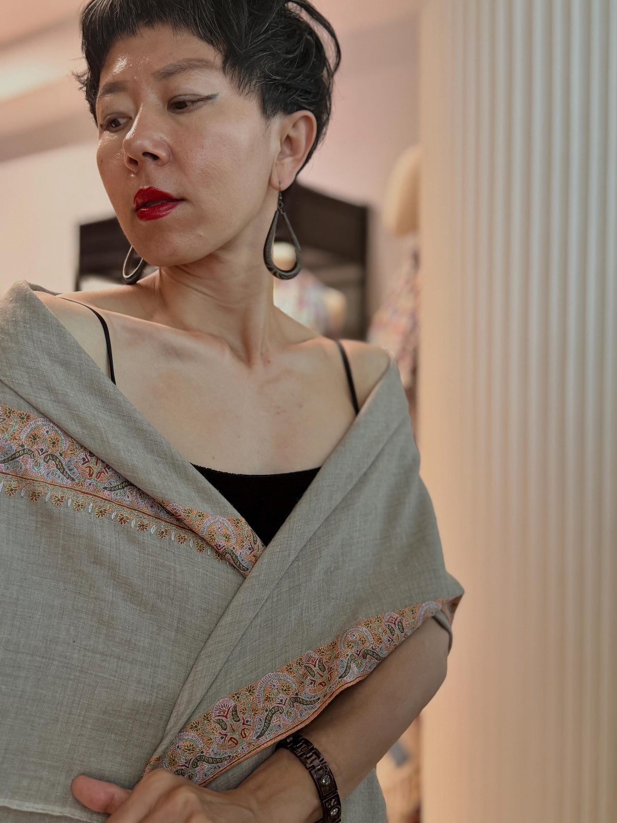 Vintage Offwhite Dhoor Embroidered Pashmina Shawl with Paisley Designs